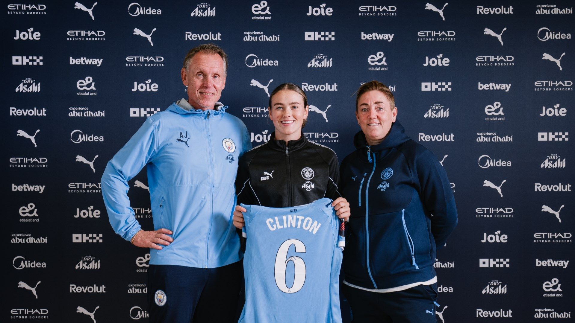 Grace Clinton Man City unveiling 2025