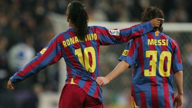 Ronaldinho - Messi EMBED
