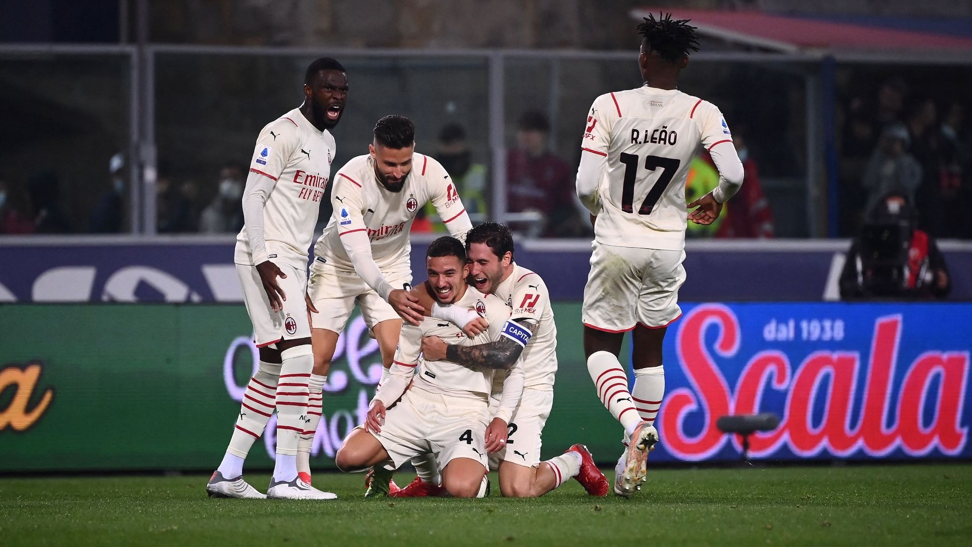 Milan celebrating Bologna Bennacer