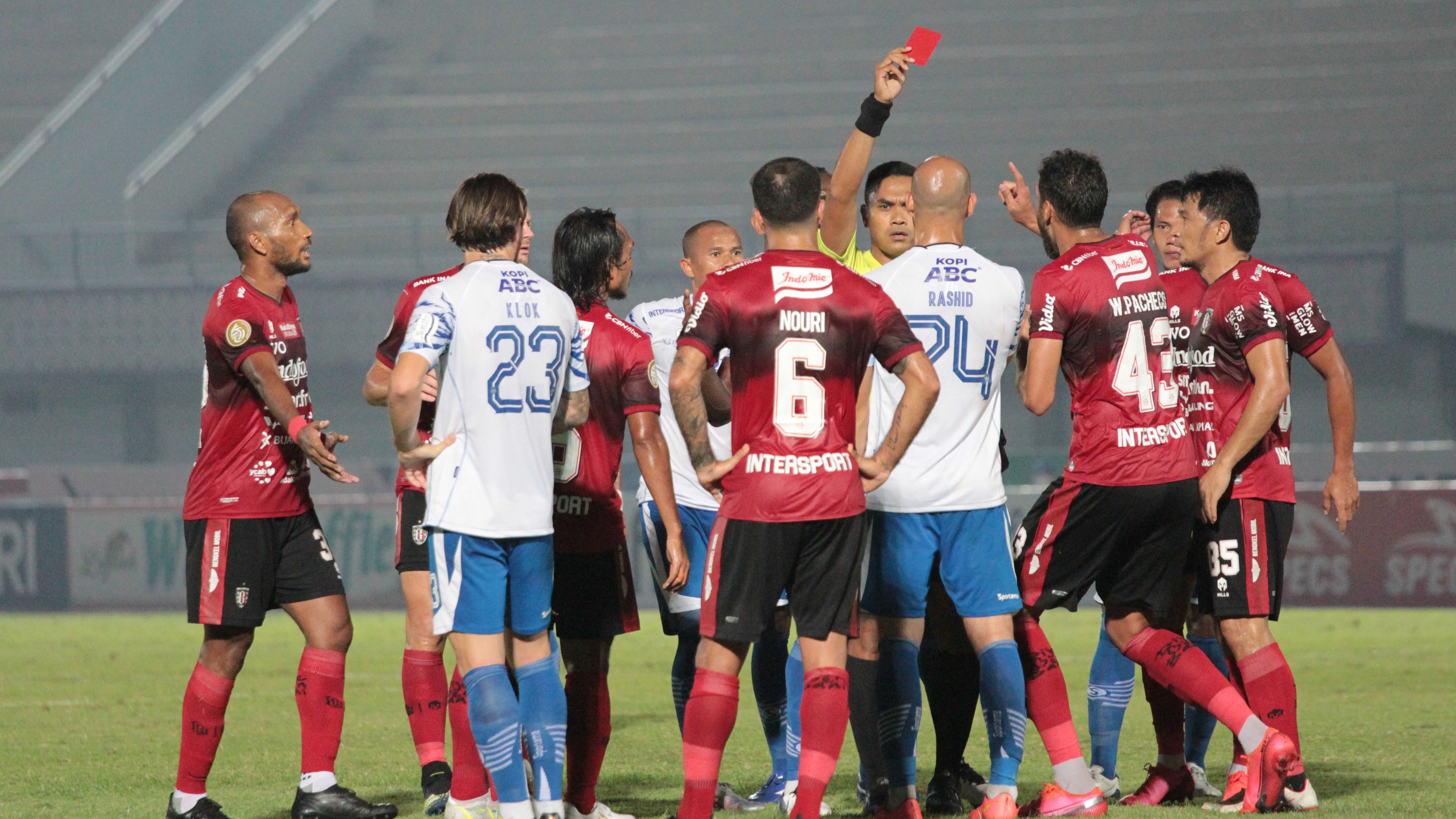 Bali United vs Persib Bandung