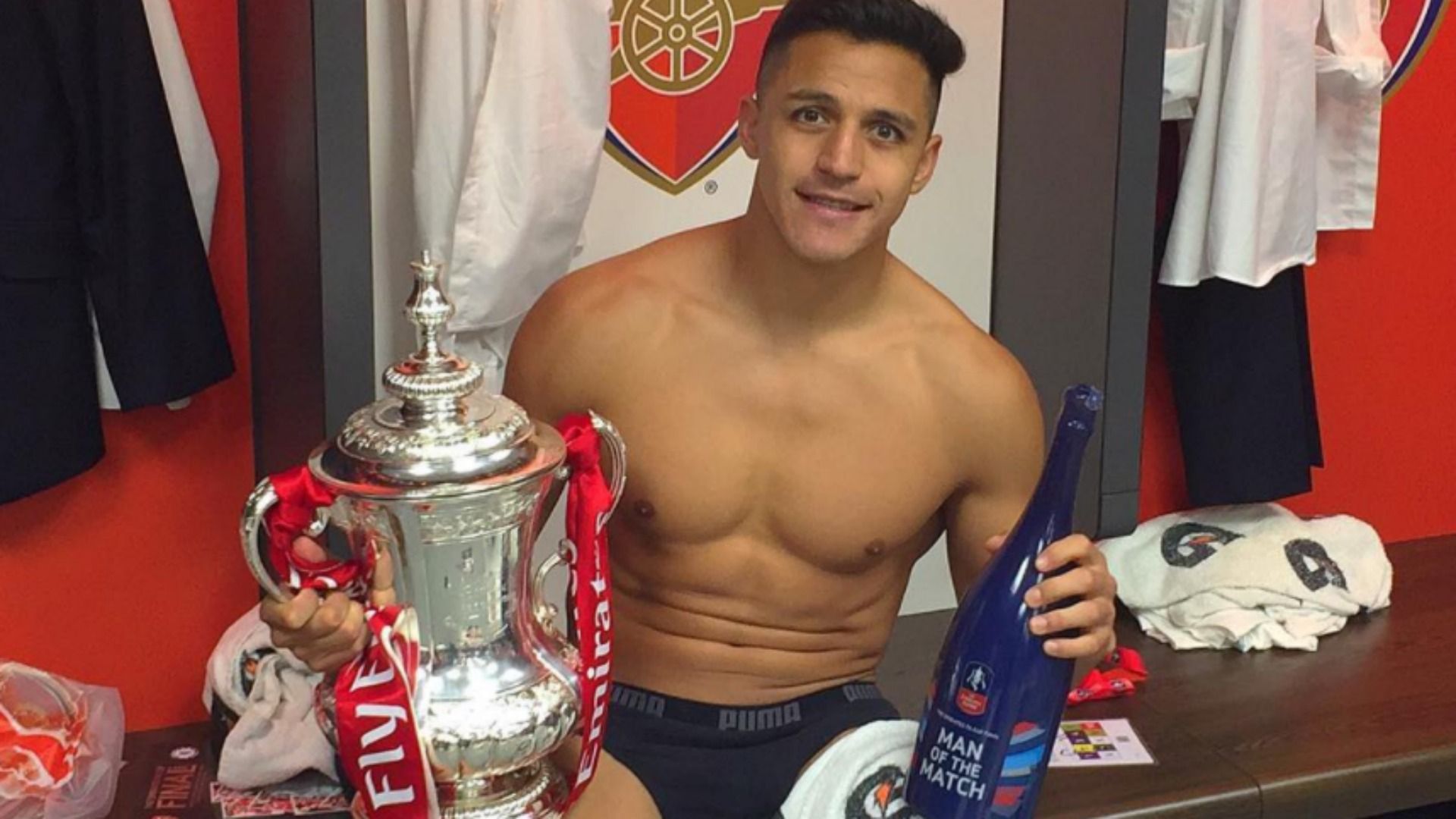 Alexis Sánchez Arsenal champions FA Cup 270517