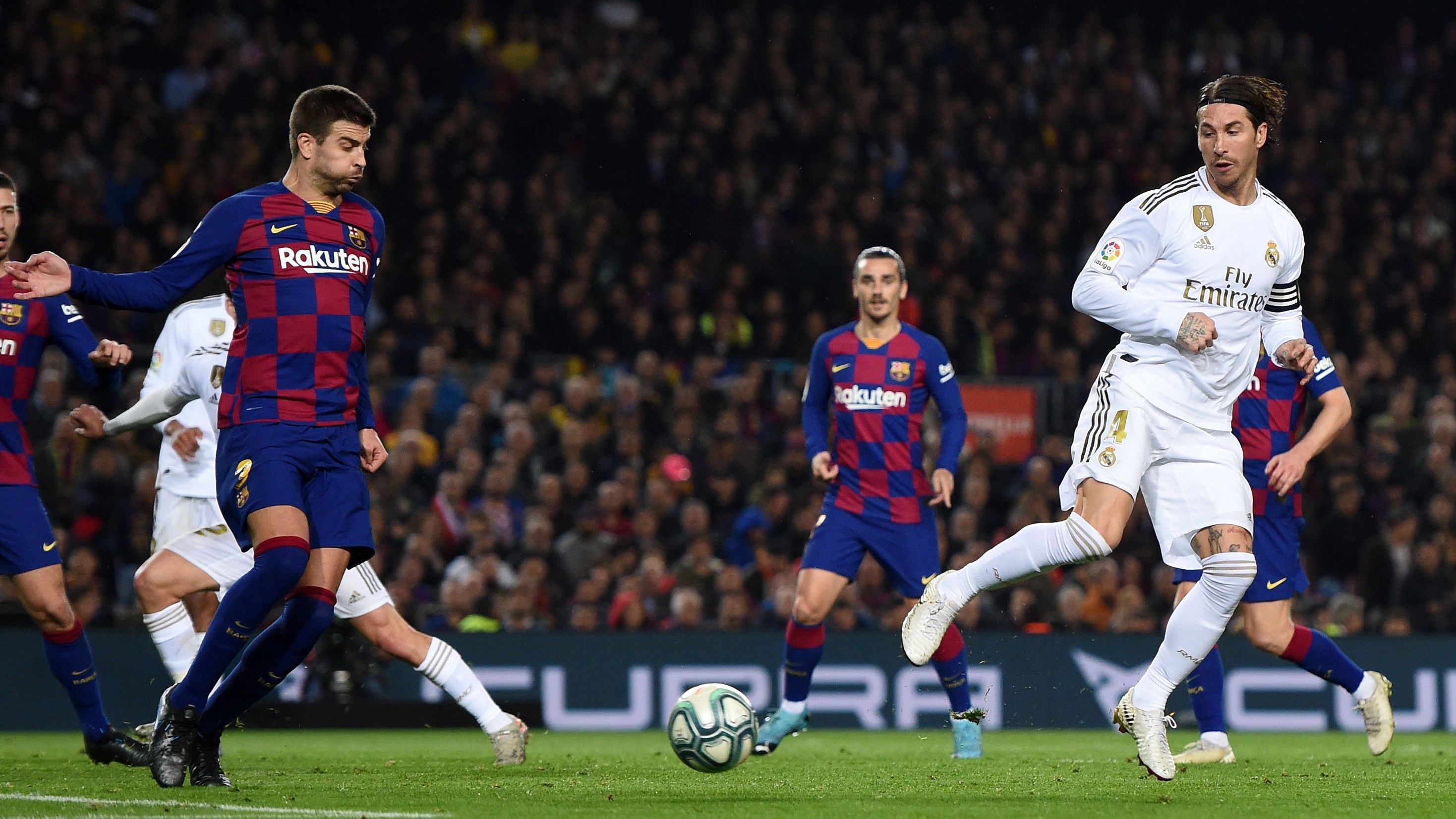 Gerard Pique Sergio Ramos Barcelona Real Madrid El Clásico LaLiga 18122019