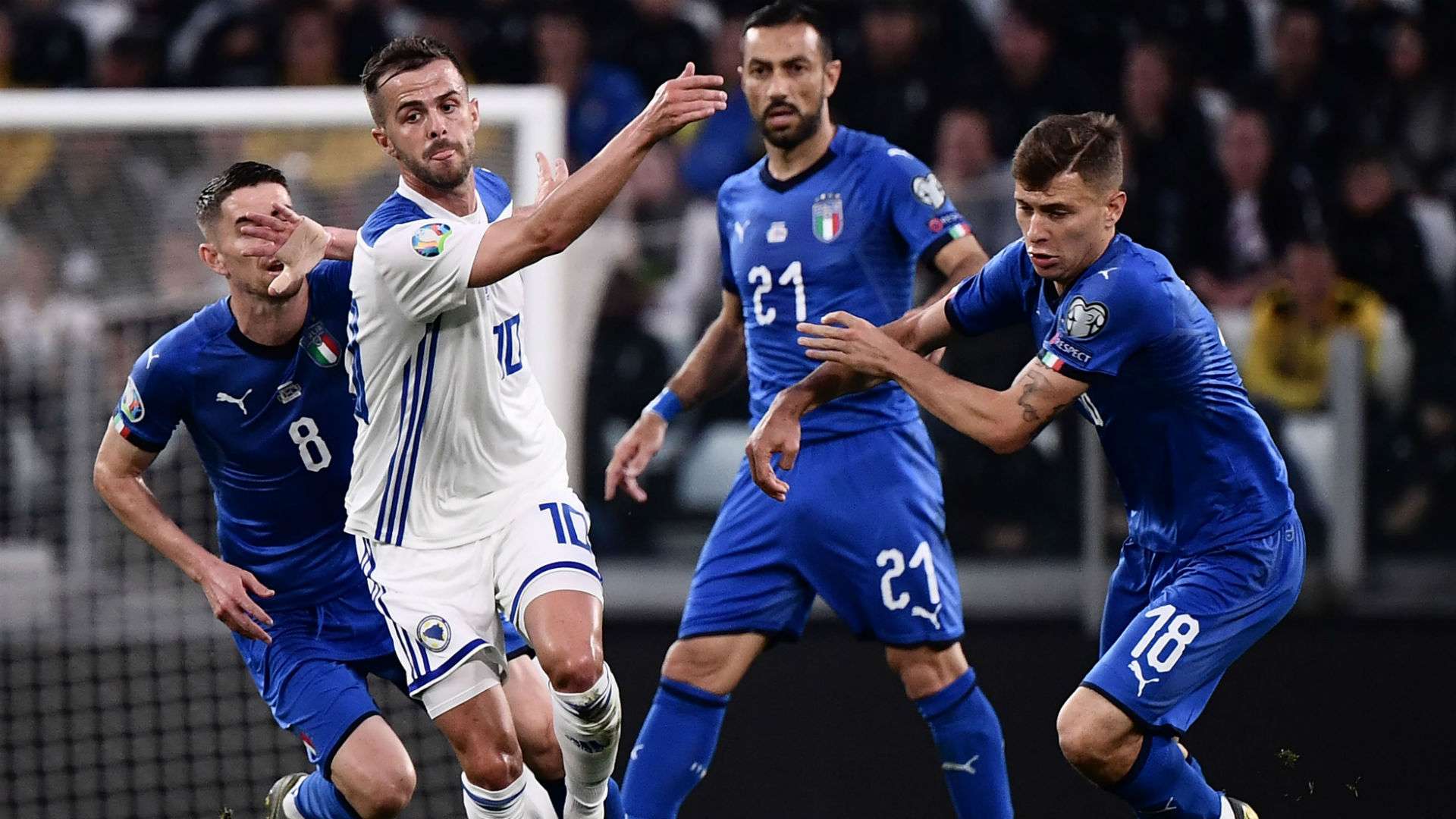 Miralem Pjanic Nicolo Barella Italia Bosnia Euro 2020