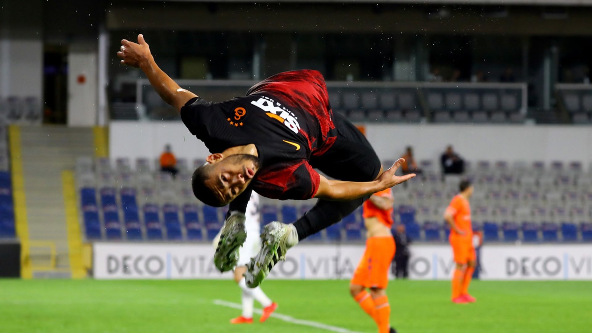 Younes Belhanda Galatasaray Basaksehir 09202020