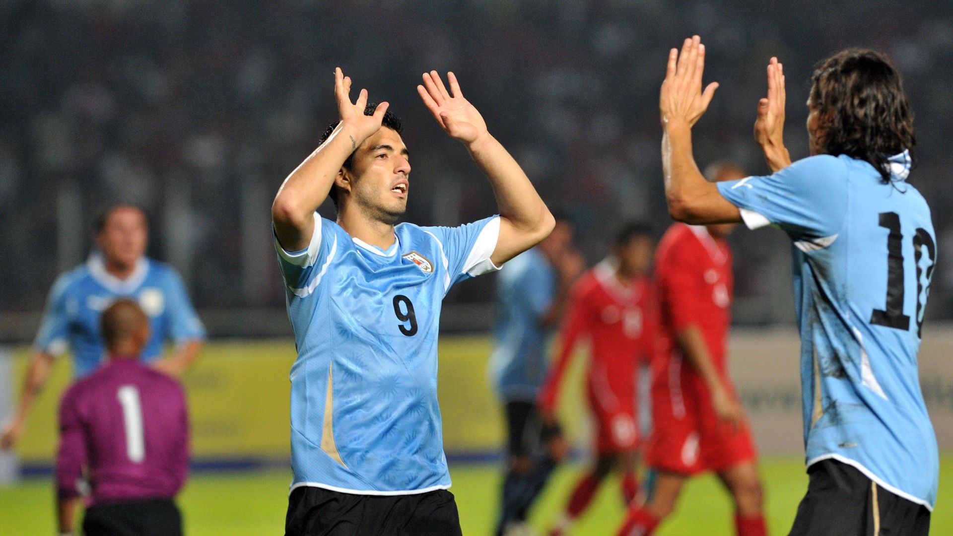Luis Suarez & Edinson Cavani vs Indonesia, 2010