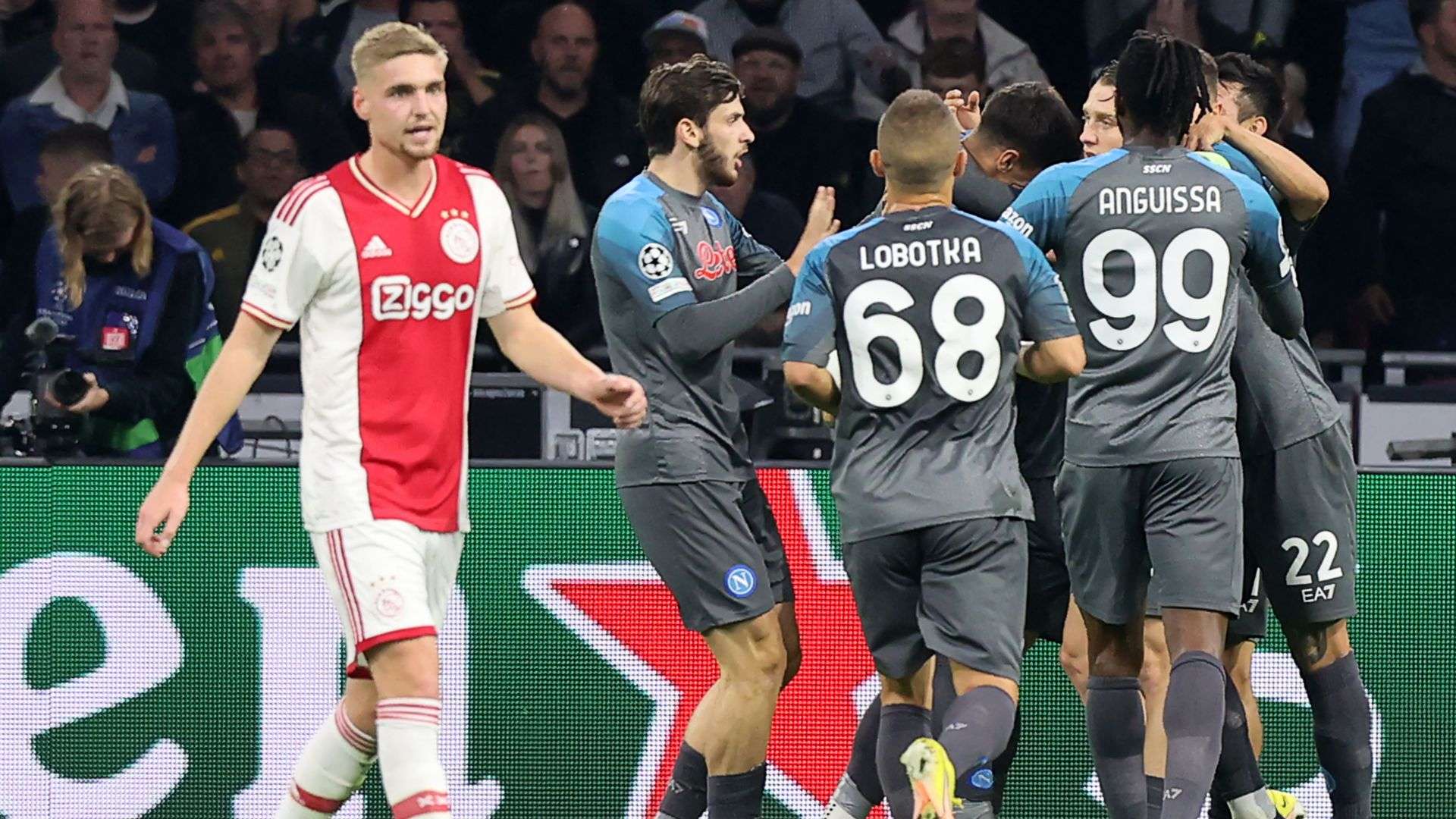Napoli players celebrating Ajax Napoli Champions League