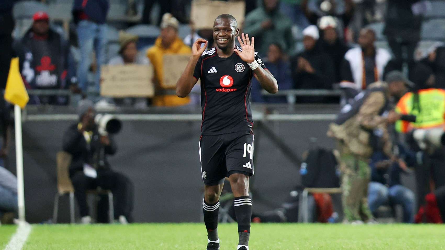 Tshegofatso Mabasa, Orlando Pirates, December 2025