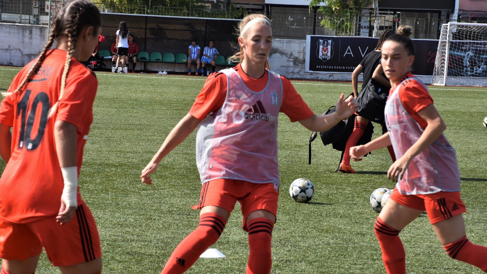 Jessica O'Rourke carmikli