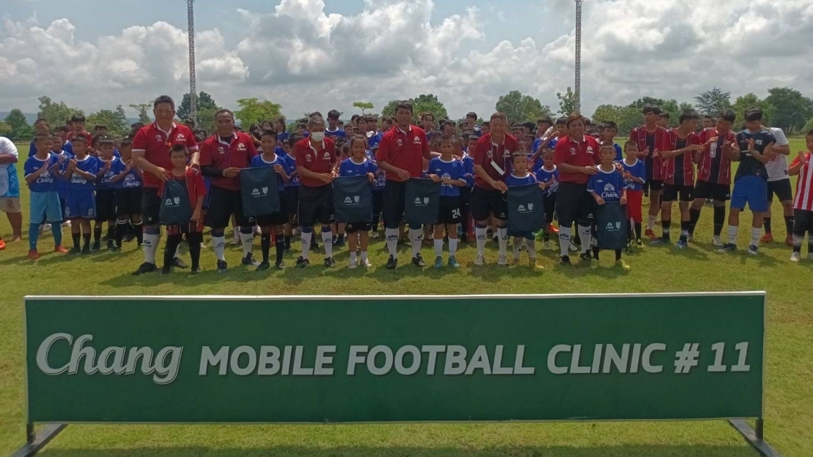 “ช้าง โมบาย ฟุตบอล คลินิก ปีที่ 11” สนาม 18