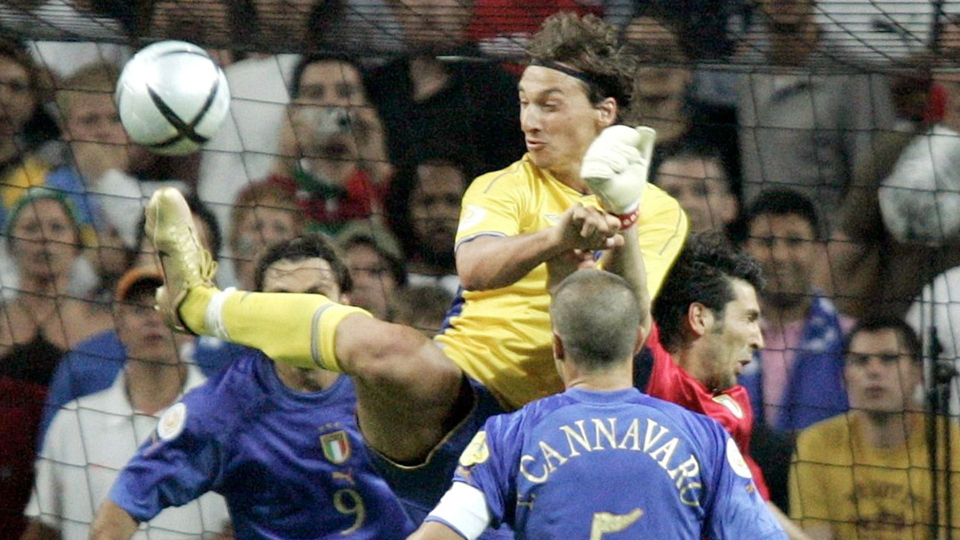 Euro 2004 Italy Sweden Ibrahimovic