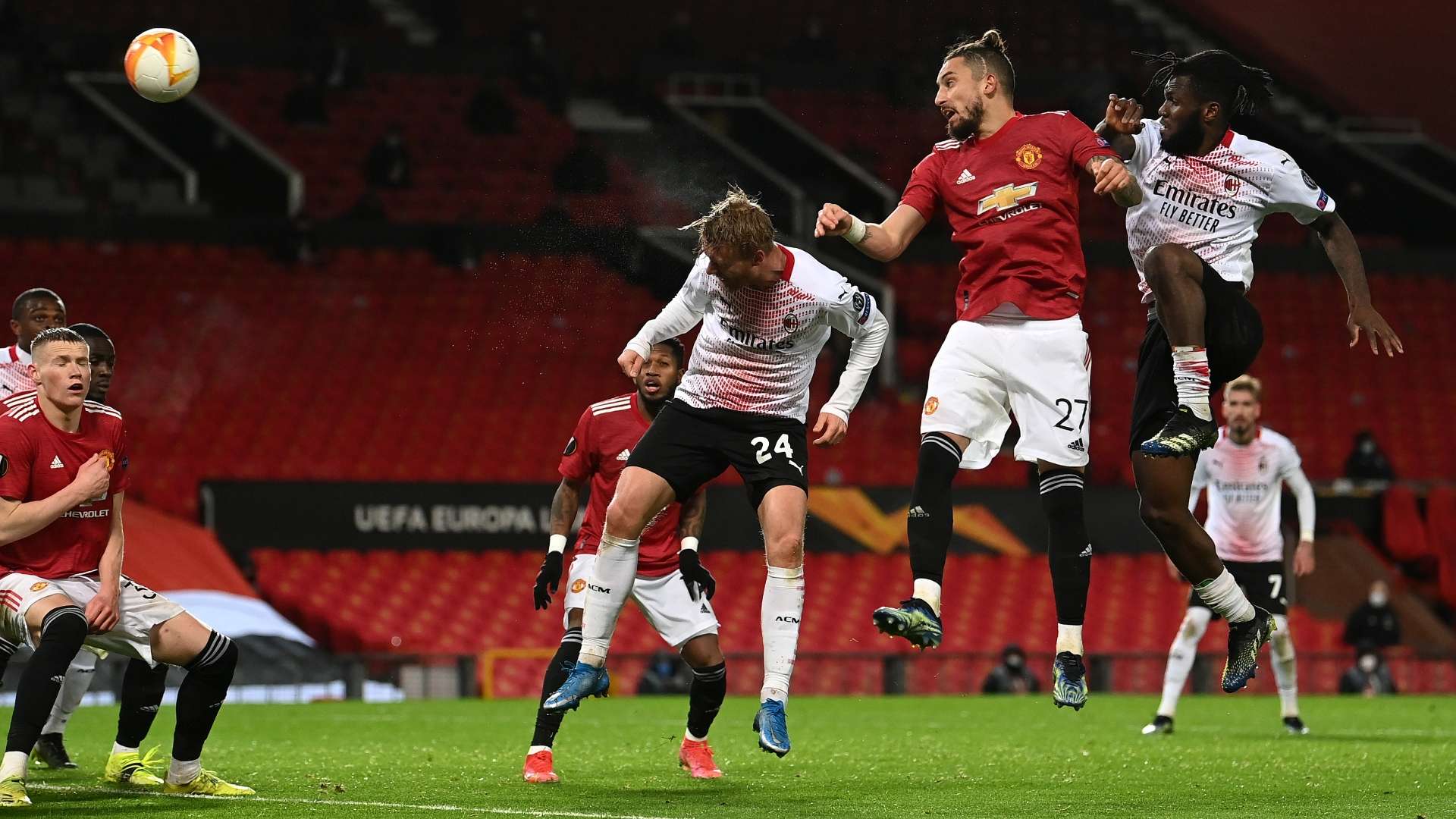 Kjaer Manchester United Milan Europa League