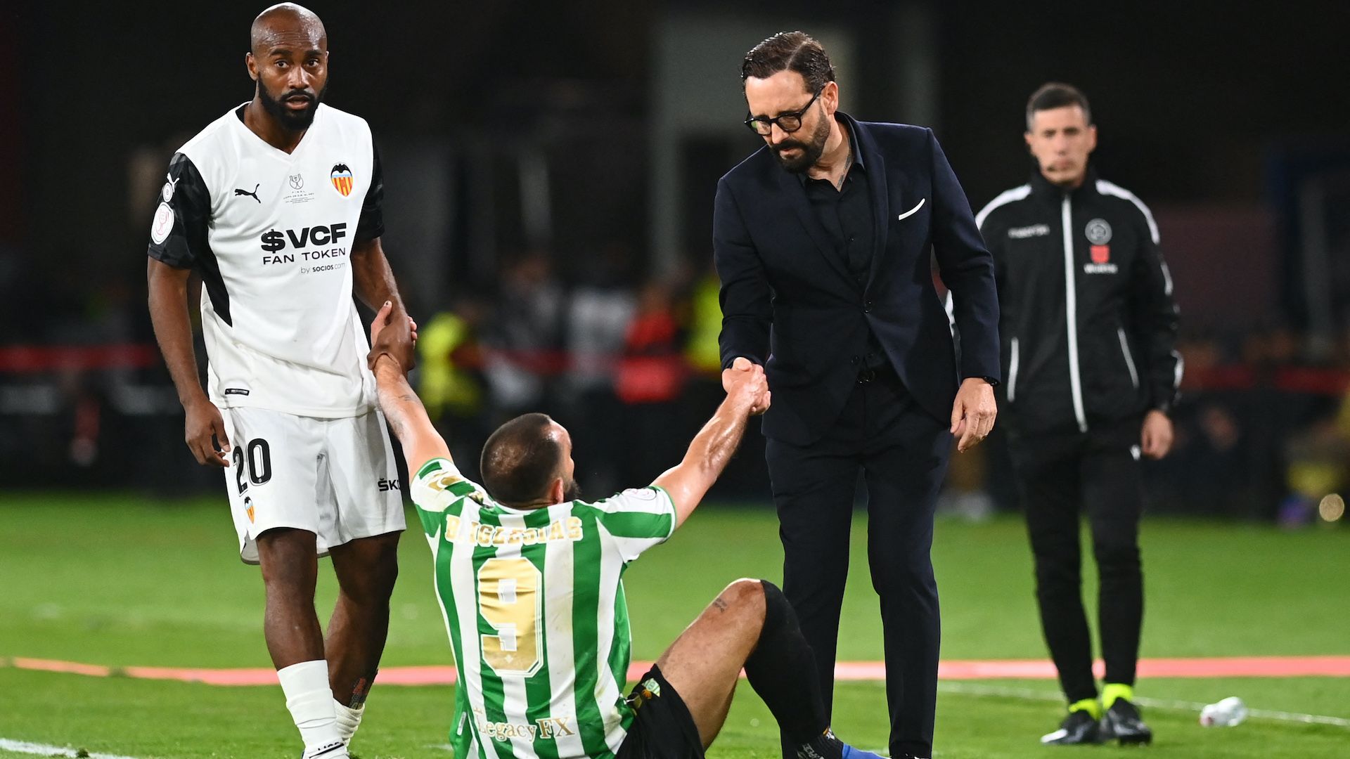 Borja Iglesias Foulquier Betis Valencia Final Copa del Rey 2022