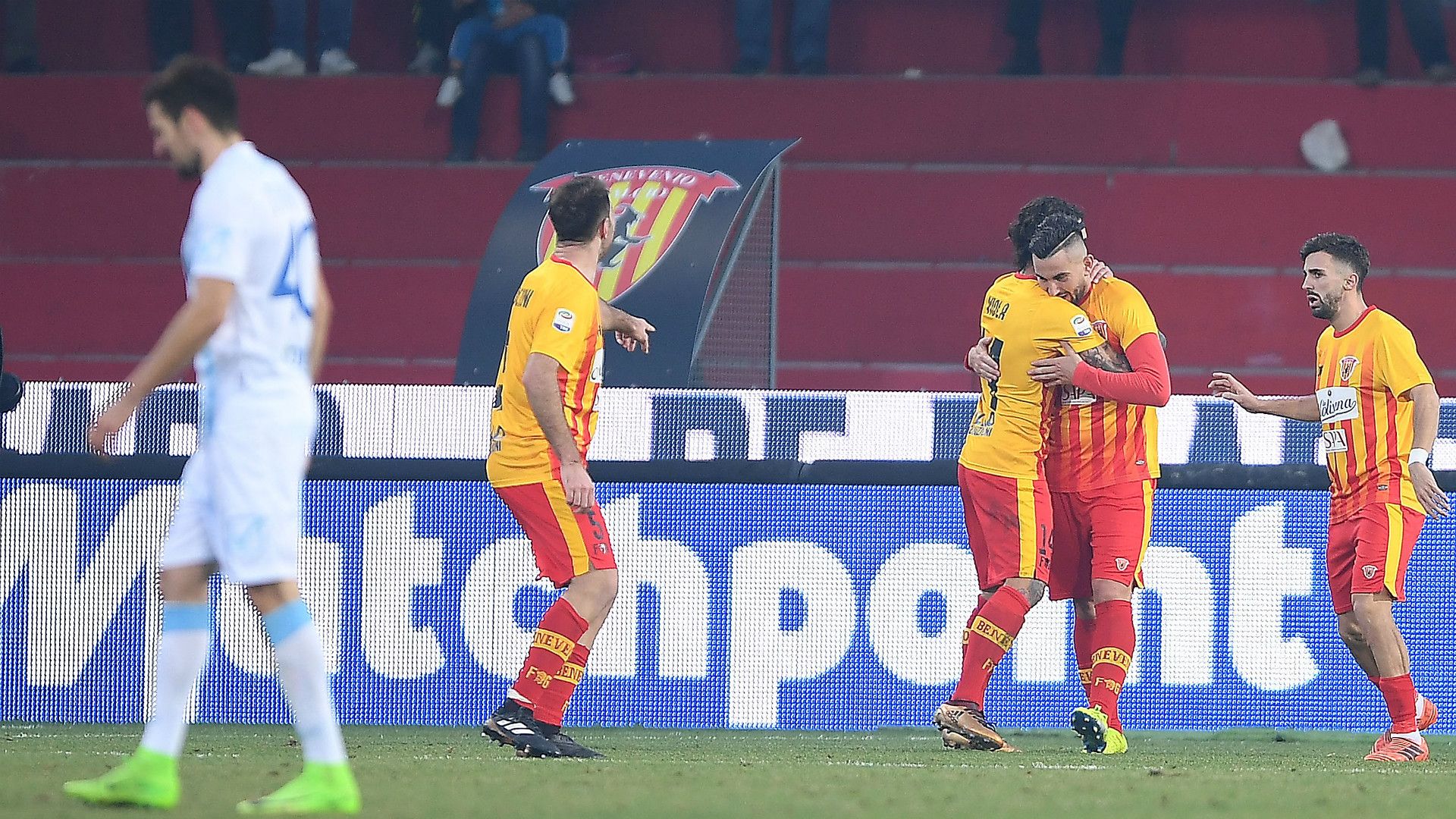 Massimo Coda celebrating Benevento Chievo