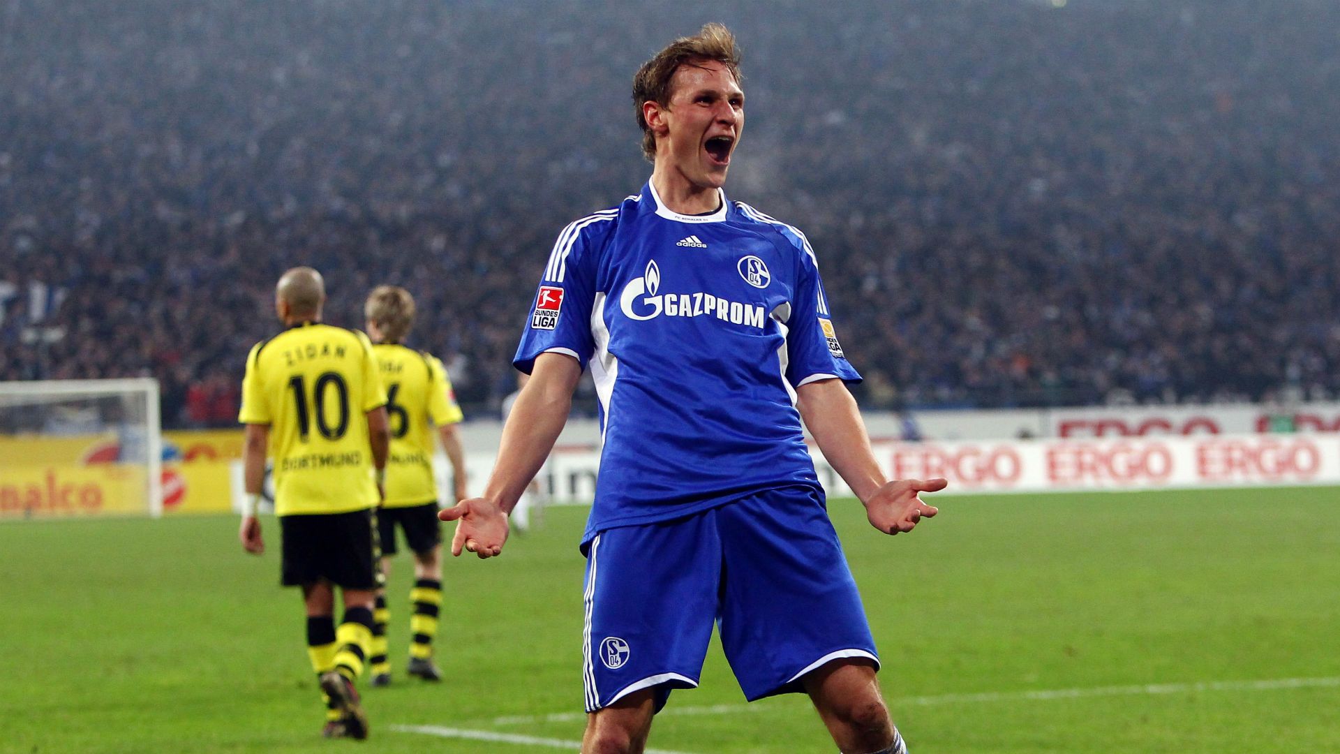 Benedikt Höwedes Schalke 04 2010