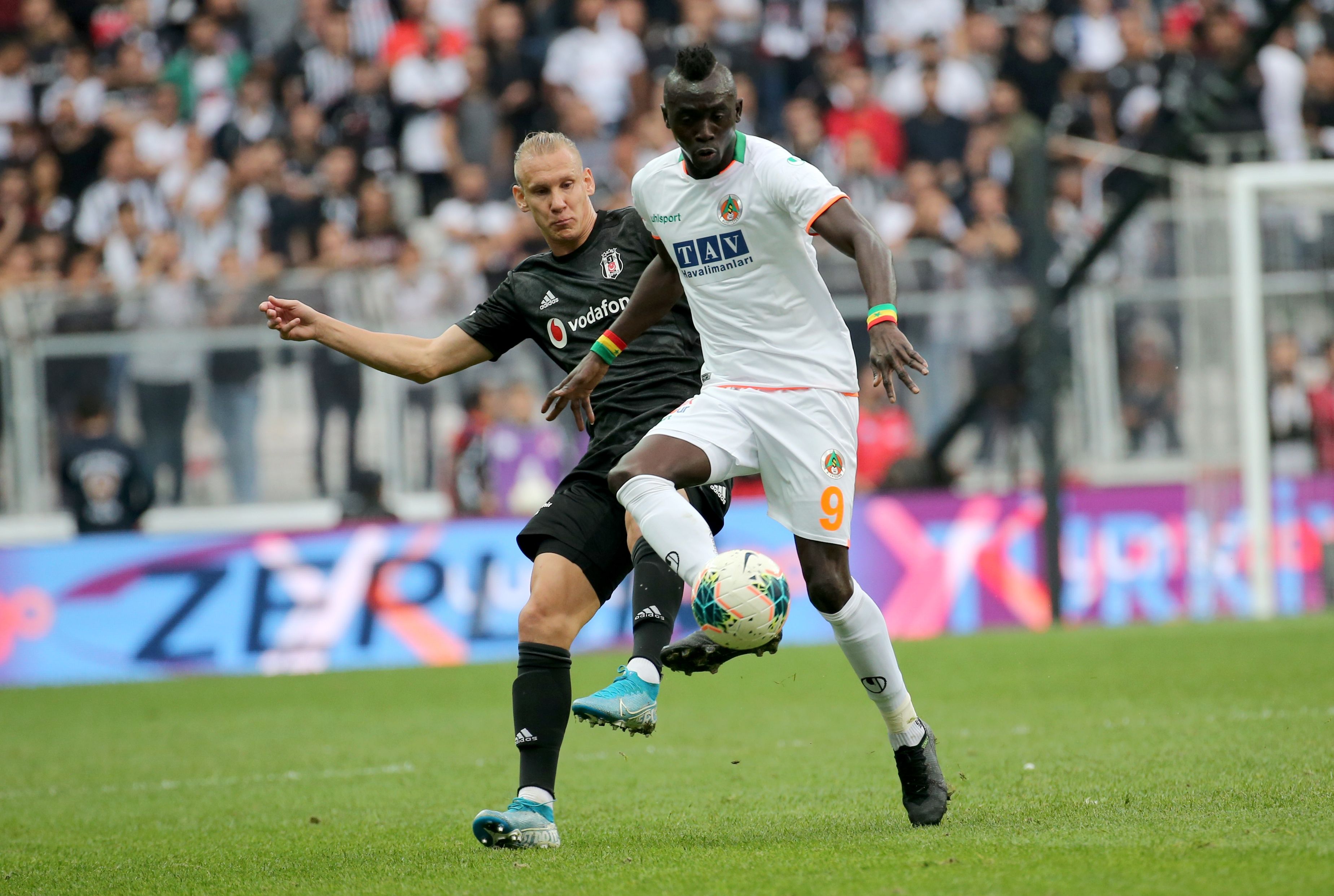 Domagoj Vida, Demba Cisse, Besiktas v Alanyaspor 10062019