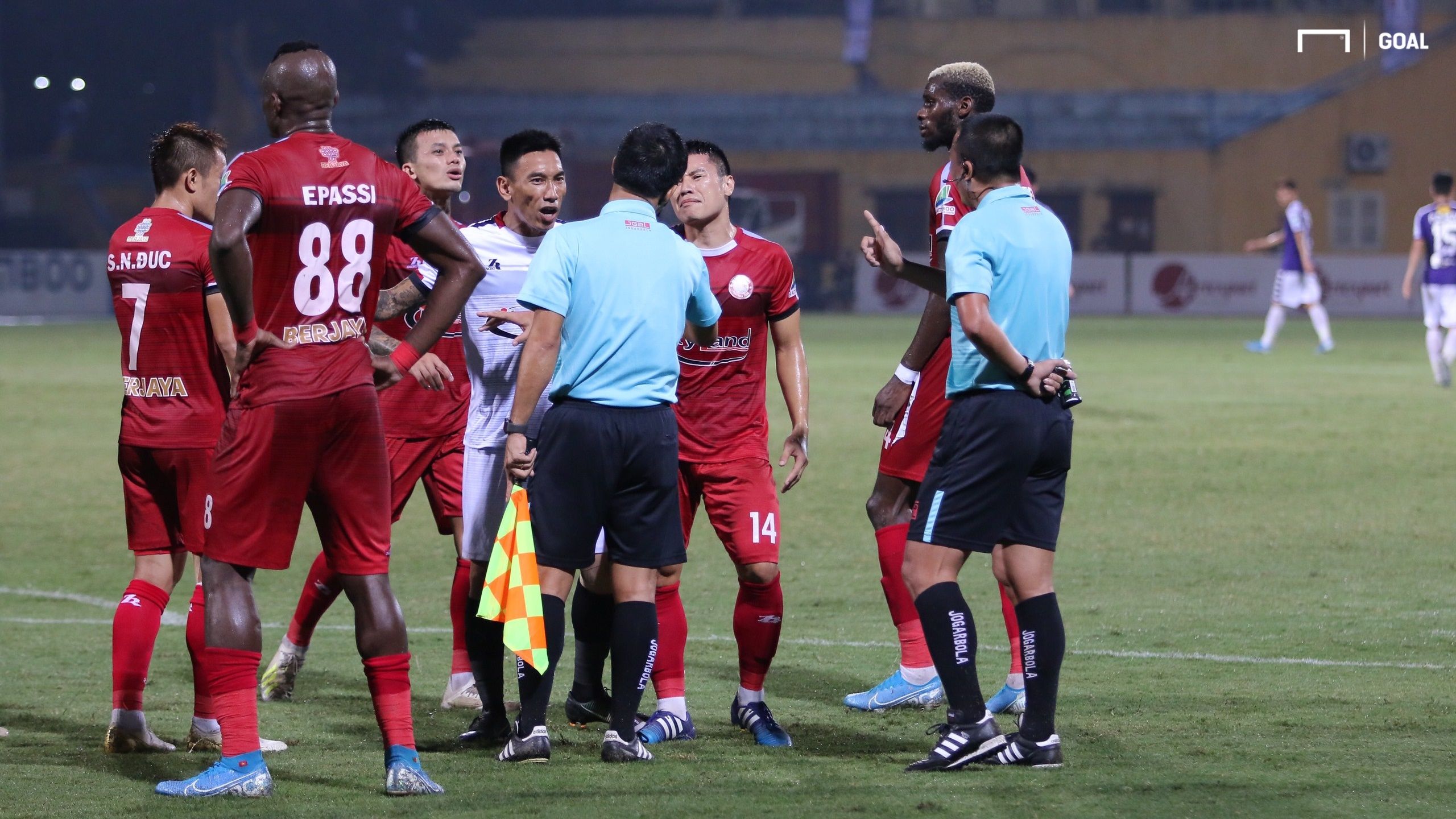 highlights Hà Nội FC 3-0 CLB TP.HCM. HLV Chung Hae-seong. bỏ thi đấu. ra ngoài sân.TRỰC TIẾP Hà Nội FC vs CLB TP.HCM. Link xem Hà Nội FC vs CLB TP.HCM. Trực tiếp bóng đá hôm nay. Cúp Quốc gia 2019. Link xem Hà Nội FC. Trực tiếp Hà Nội FC kênh nào. Xem Hà Nội FC kênh nào. Trực tiếp Cúp Quốc gia. Lịch thi đấu Cúp Quốc gia. Văn Quyết. Nguyễn Hữu Tuấn. HLV Chu Đình Nghiêm. Hà Nội FC không dự AFC Champions League. Hà Nội FC không dự cúp châu Á. HLV Nguyễn Đức Thắng. Quang Hải. Văn Hậu Heerenveen. Văn Hậu. Kết quả bóng đá. Bóng đá.