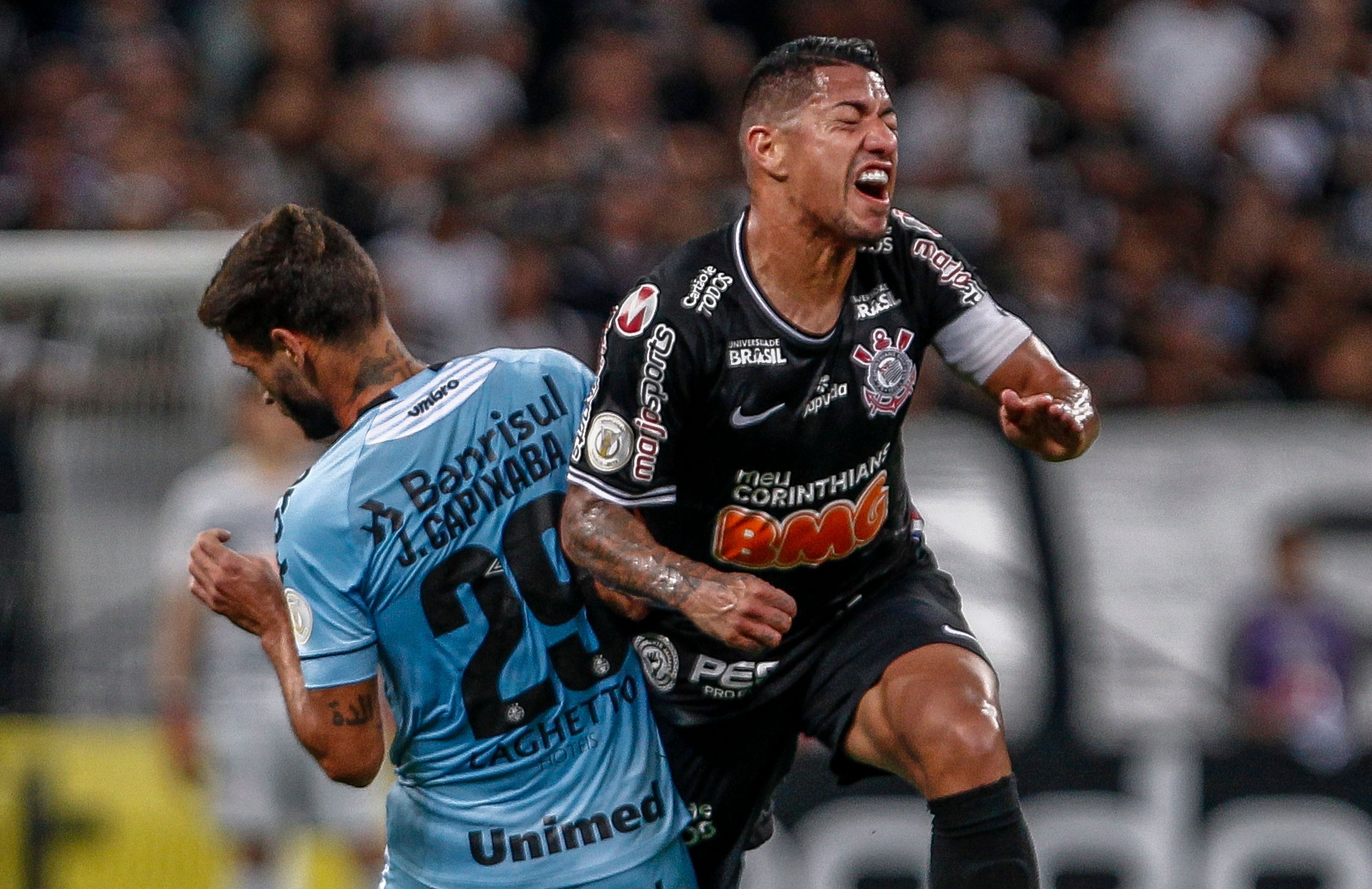 Juninho Capixaba e Ralf em Corinthians x Grêmio