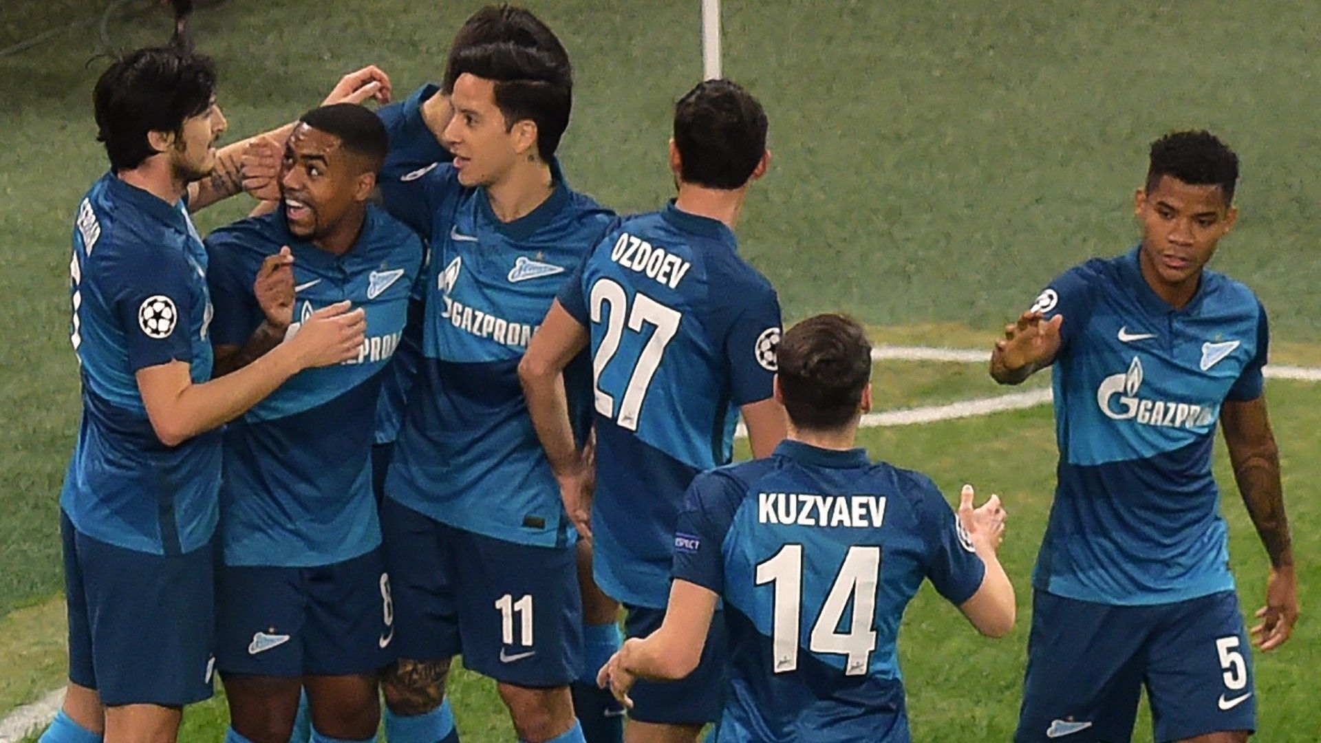 Zenit celebrate 2020-21