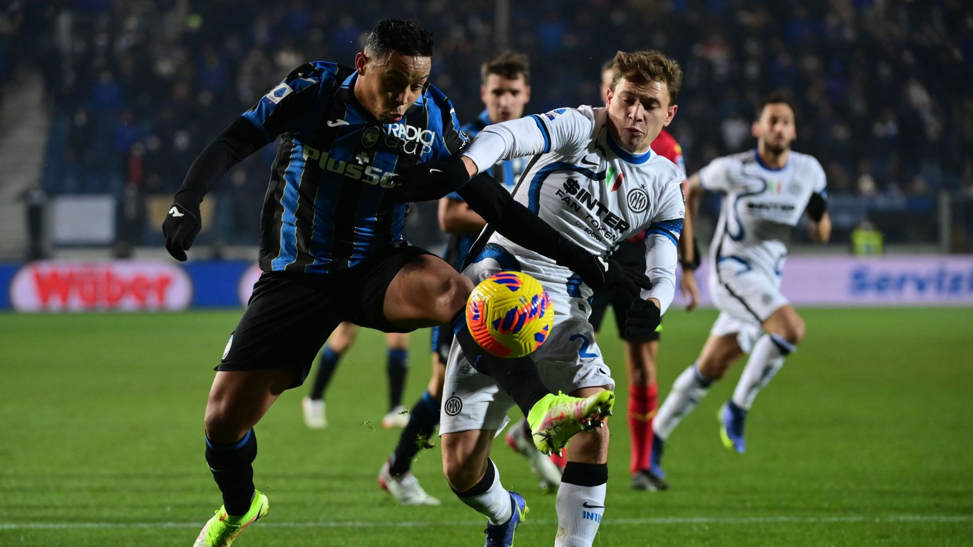 Luis Muriel Nicolo Barella Atalanta Inter Serie A