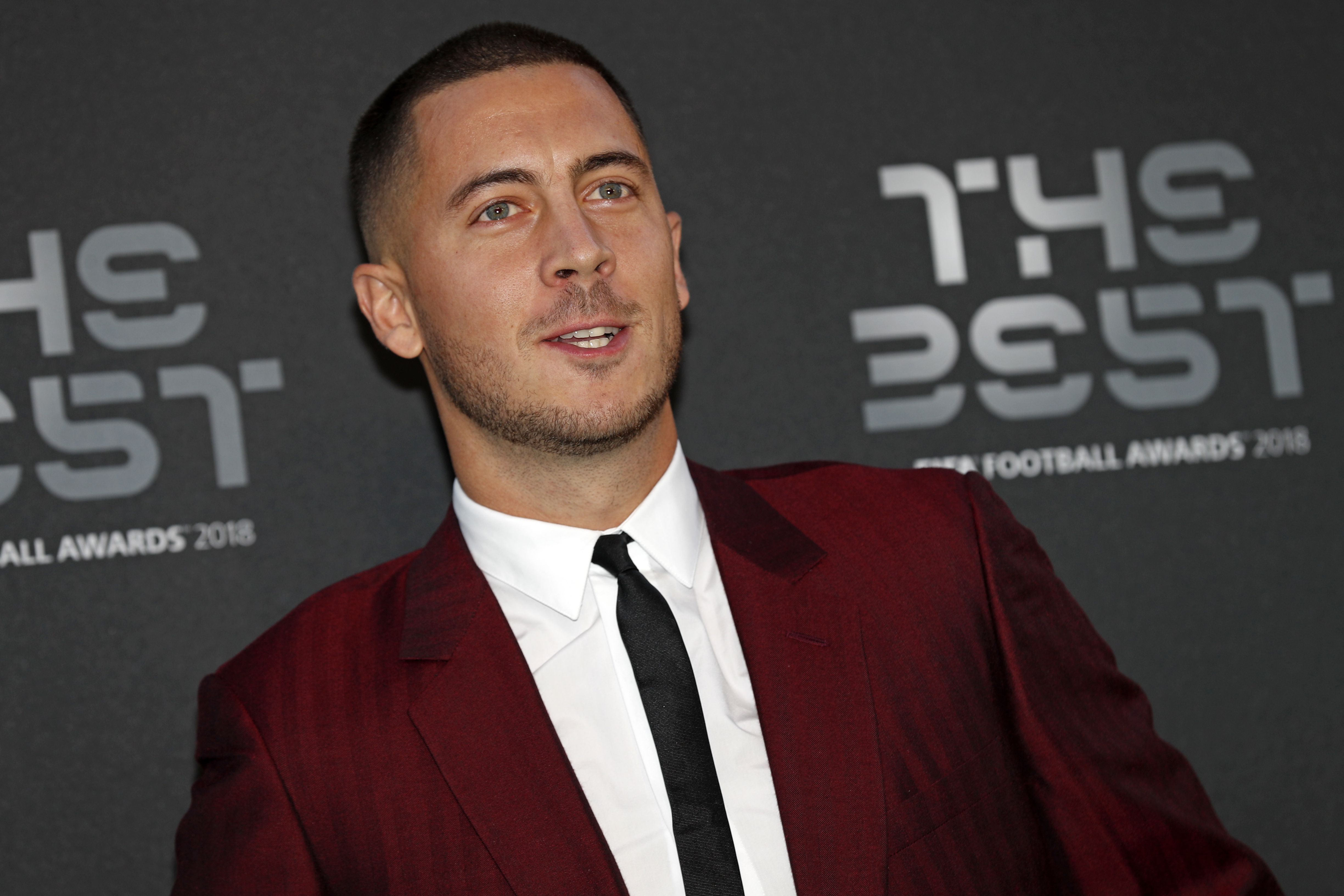 EDEN HAZARD THE BEST AWARDS