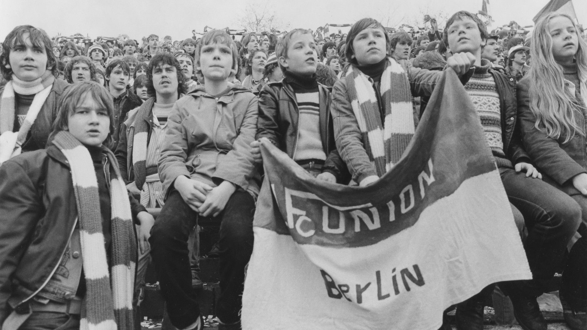 Union Berlin fans black and white
