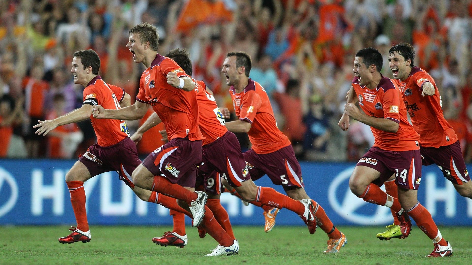 Erik Paartalu Brisbane Roar v Central Coast Mariners A-League 13032011