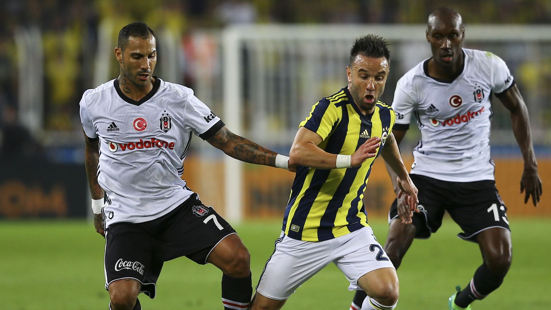 Ricardo Quaresma Mathieu Valbuena Fenerbahce Besiktas