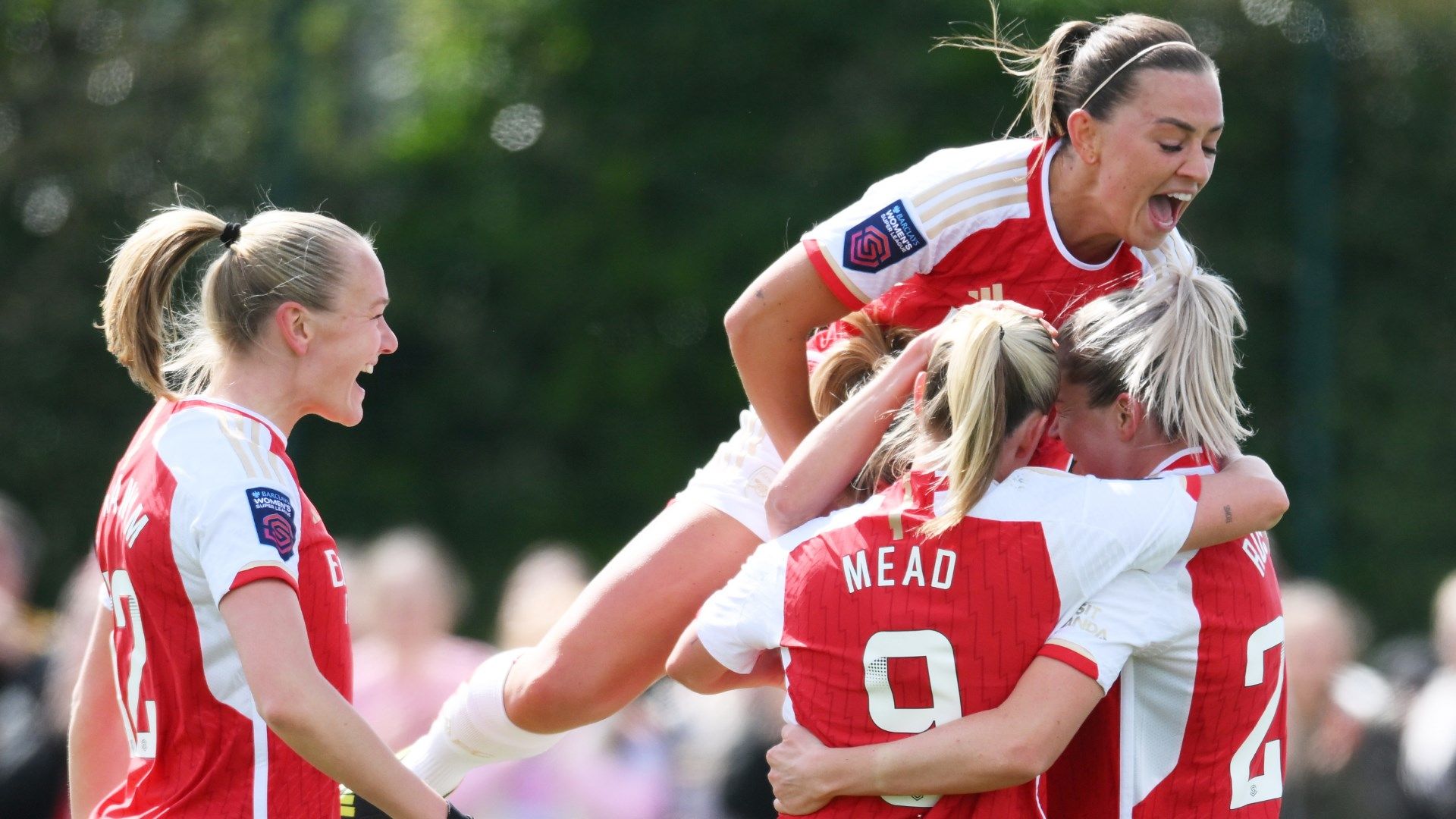 Arsenal women celebrate 2023-24