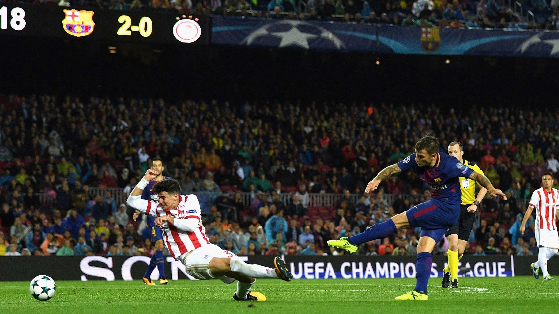 Lucas Digne Barcelona Olympiakos UCL 18102017
