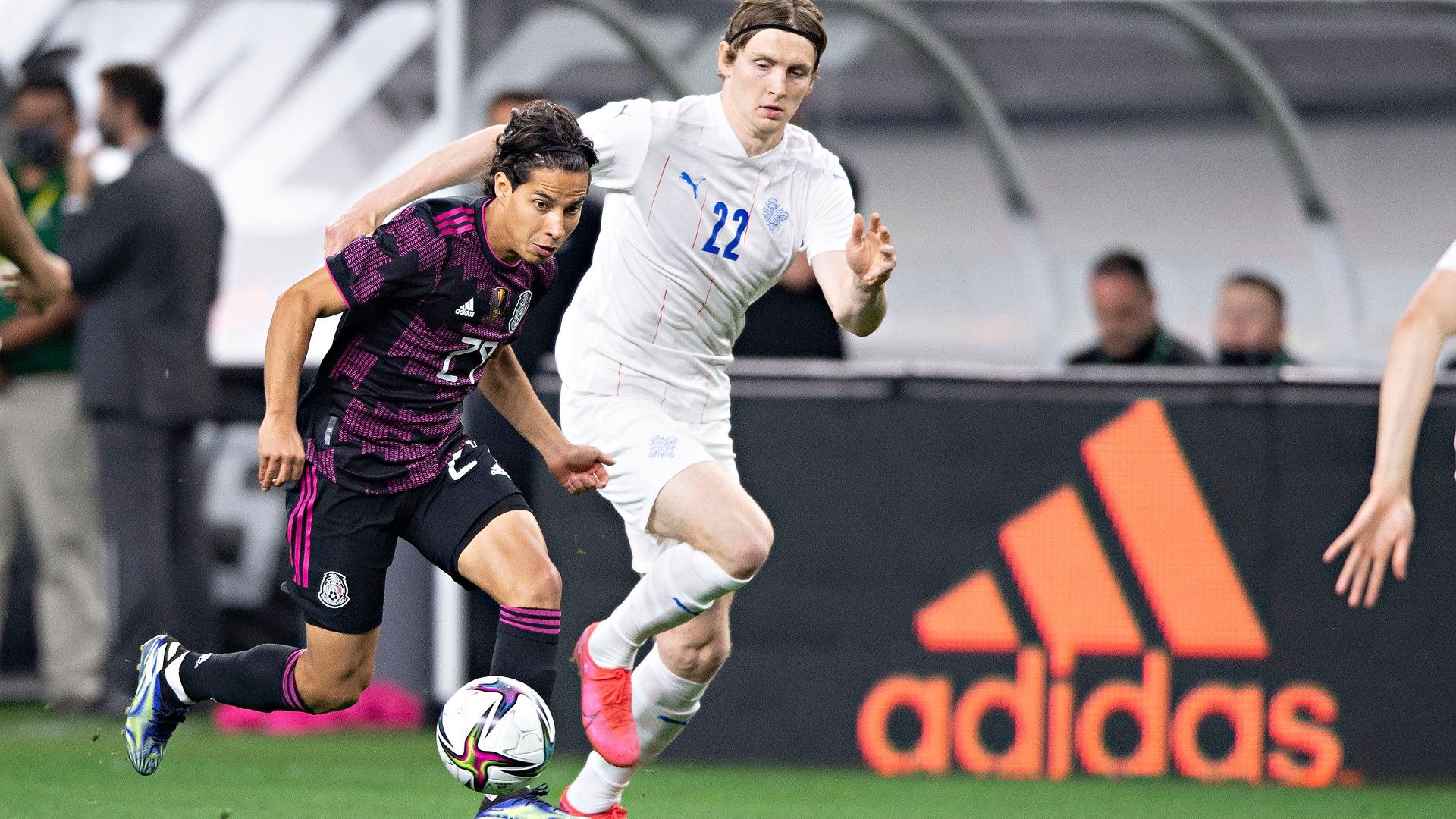 Diego Lainez México vs Islandia Amistoso 2021