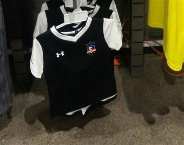 Camiseta alternativa Colo Colo