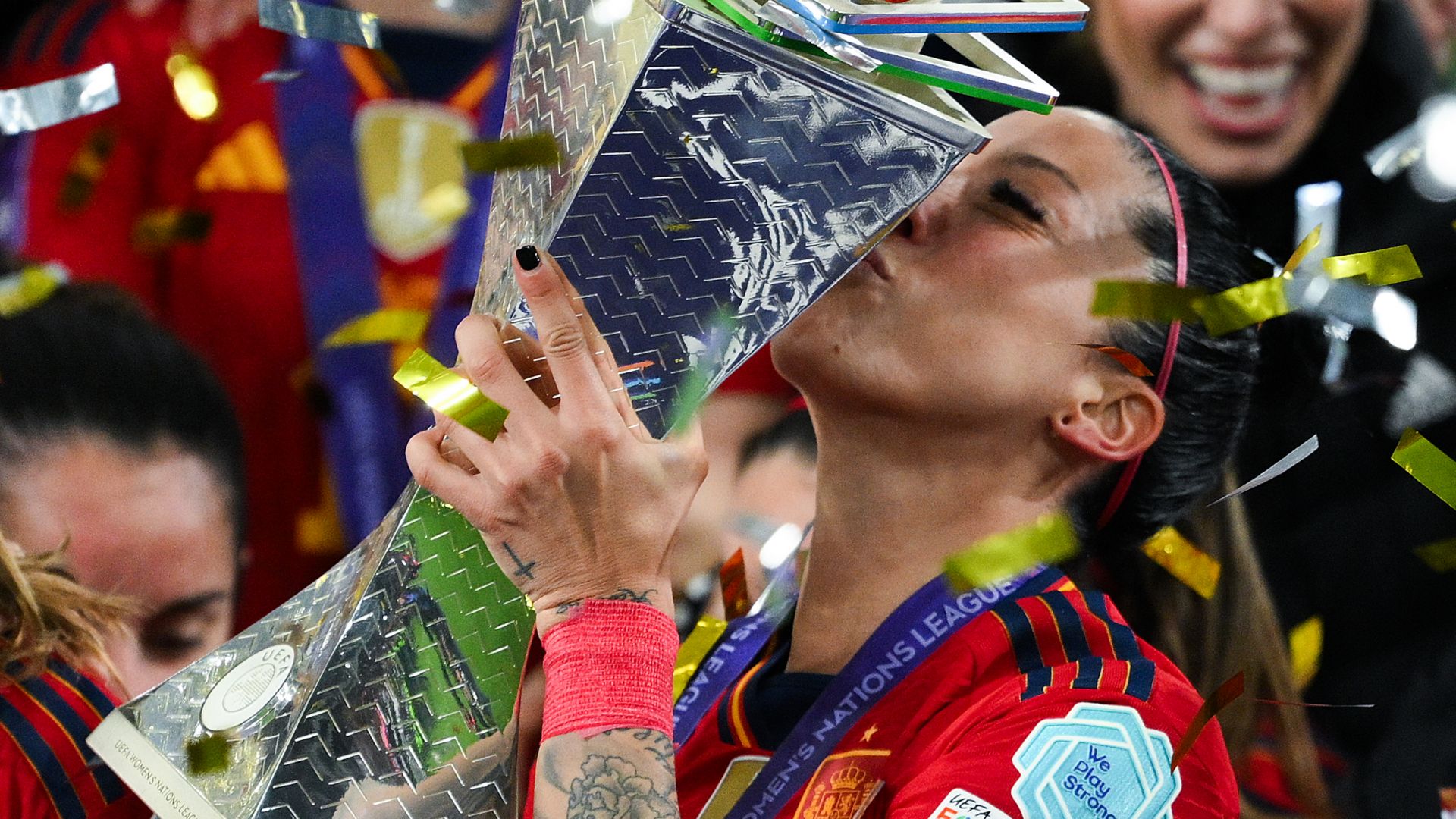 Jenni Hermoso Nations League trophy Spain 2024