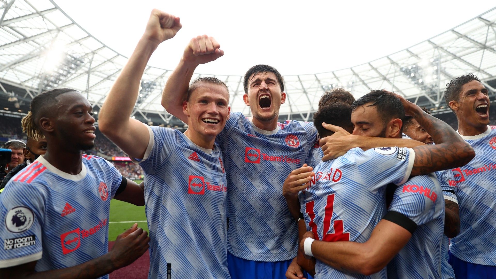 Manchester United celebrate 2021