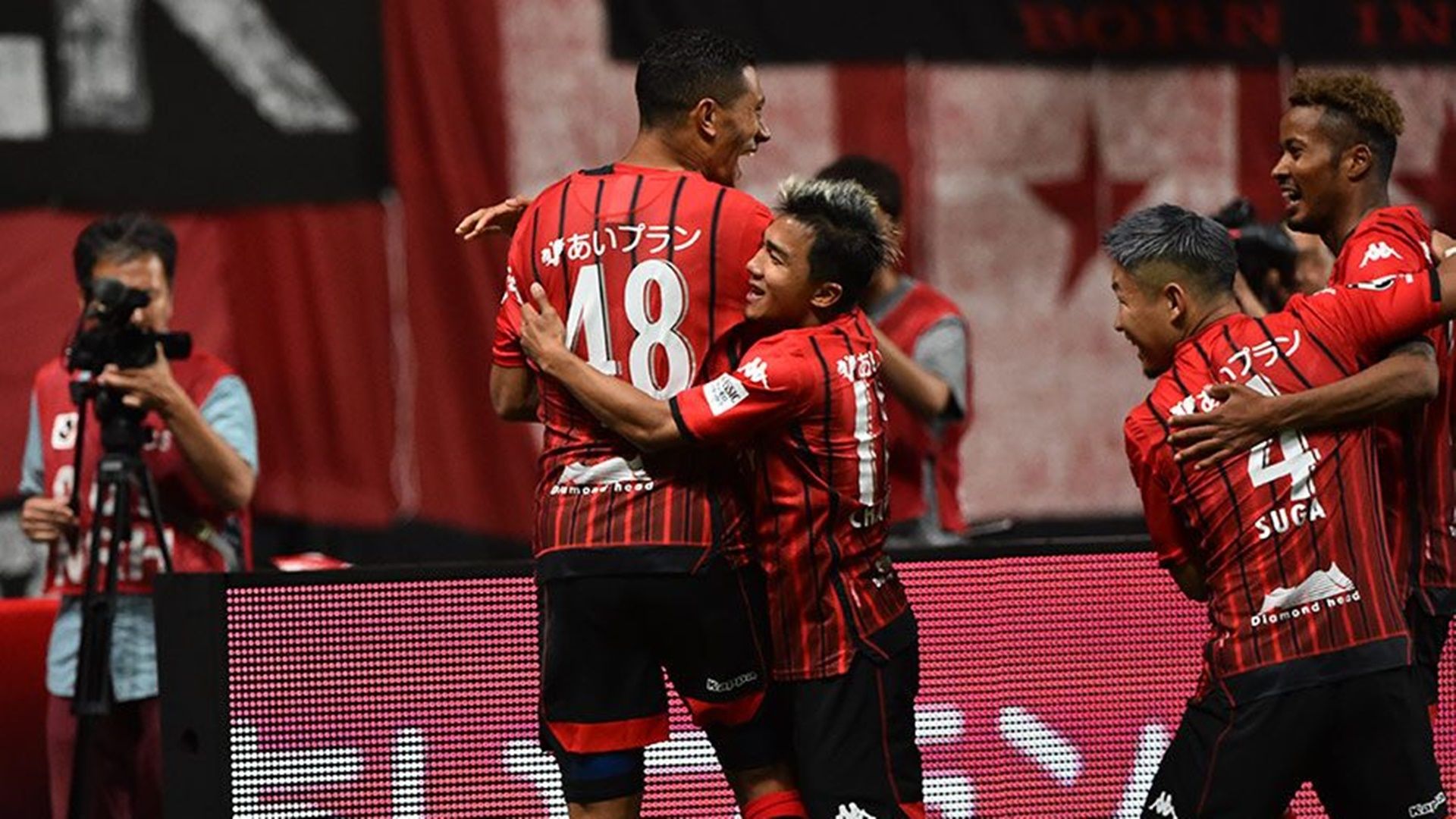 Jay Bothroyd, ชนาธิป สรงกระสินธ์