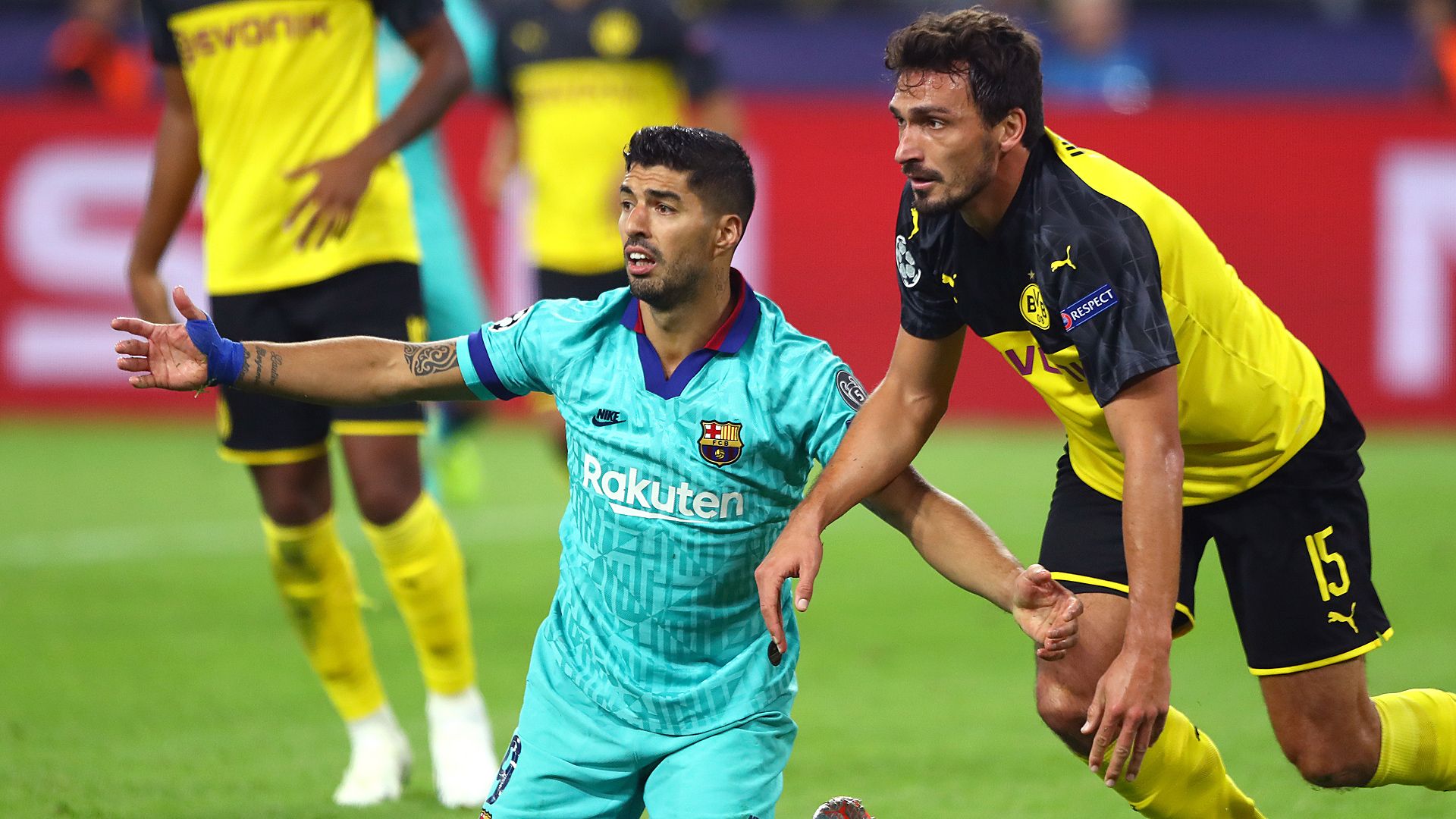 Mats Hummels Luis Suarez BVB Barcelona