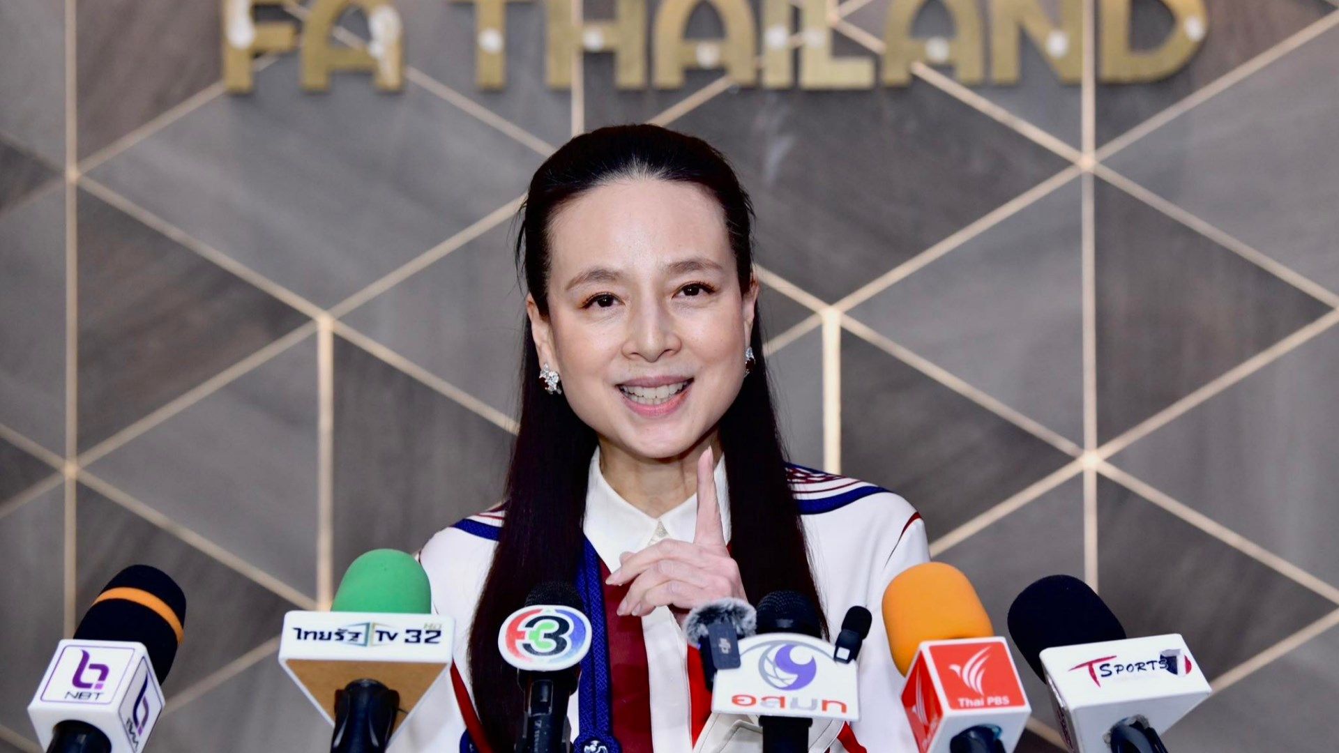 “มาดามแป้ง” นวลพรรณ ล่ำซำ