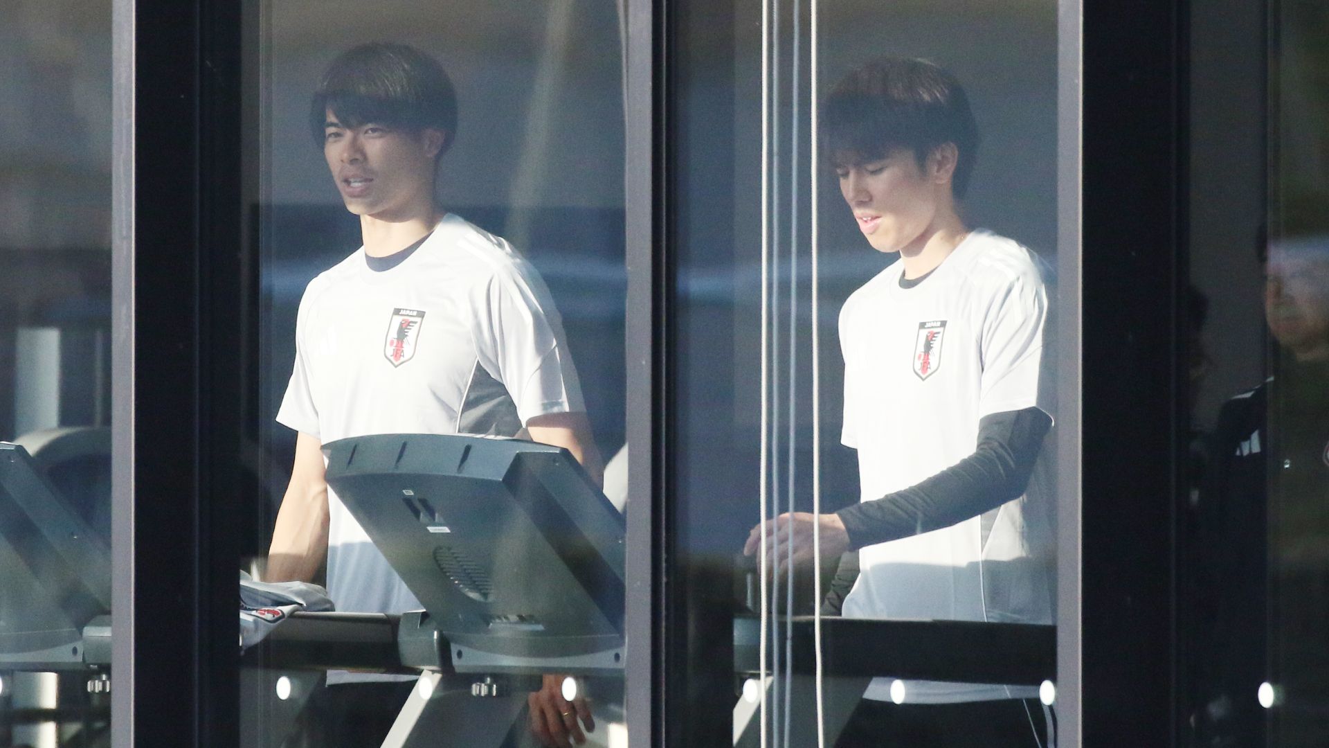 kaoru-mitoma-ao-tanaka