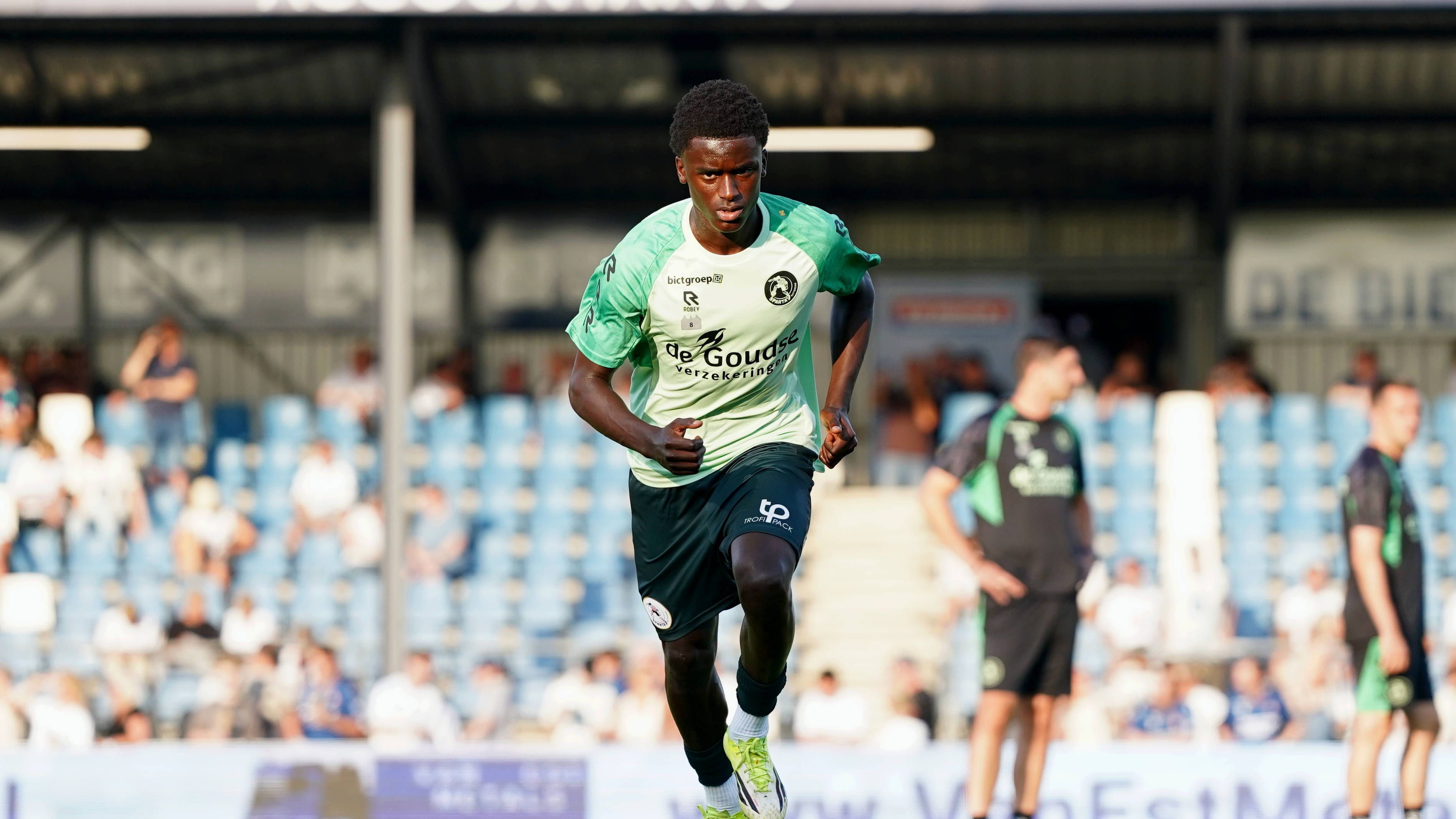 PSV vê oferta de alguns milhões de euros por joia da Eredivisie ser recusada