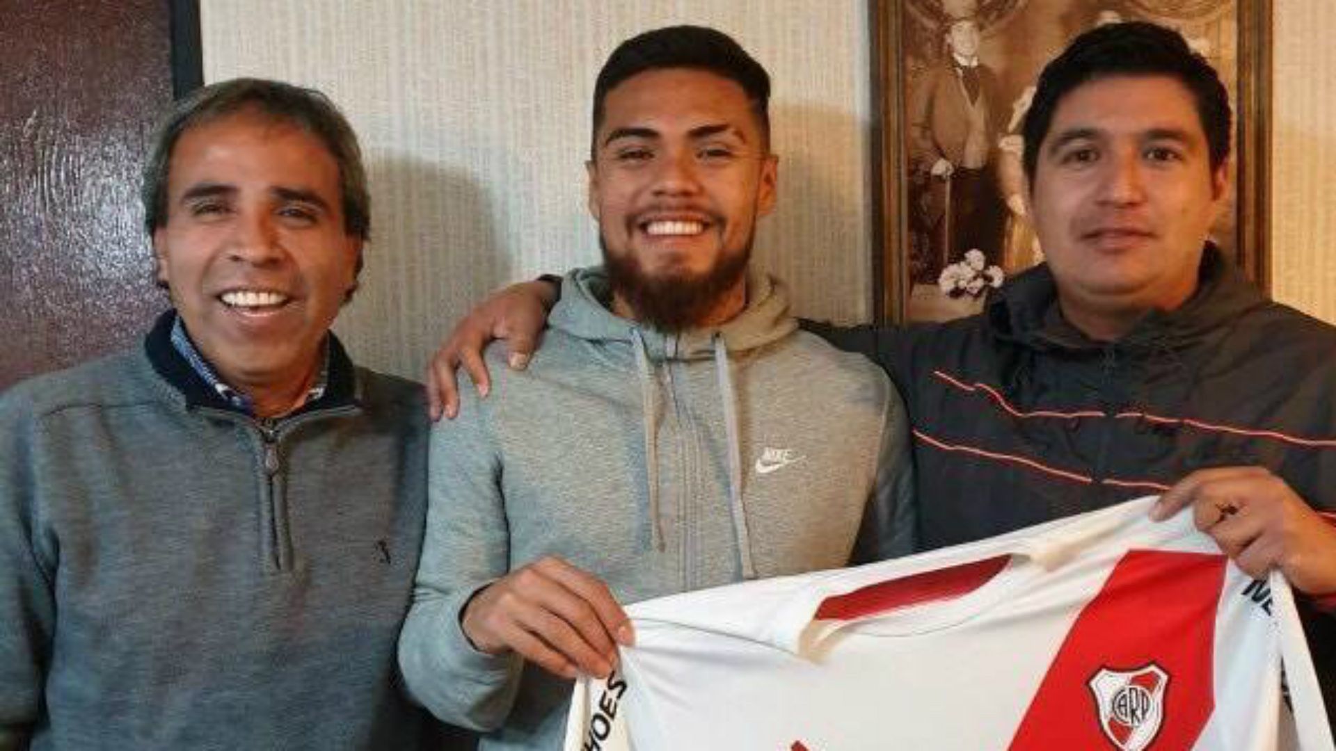 Paulo Diaz camiseta River con amigos