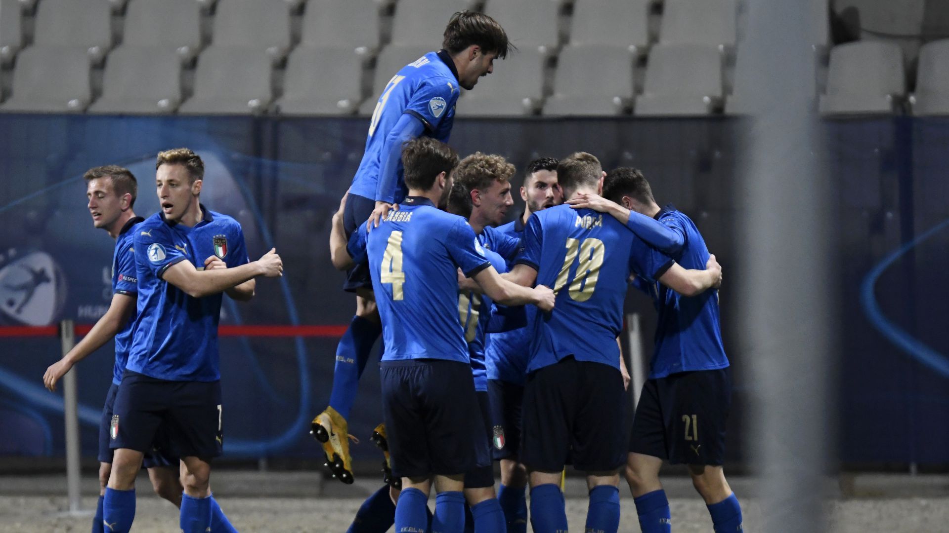 Italy players celebrating Italy Slovenia European Under 21 Championship