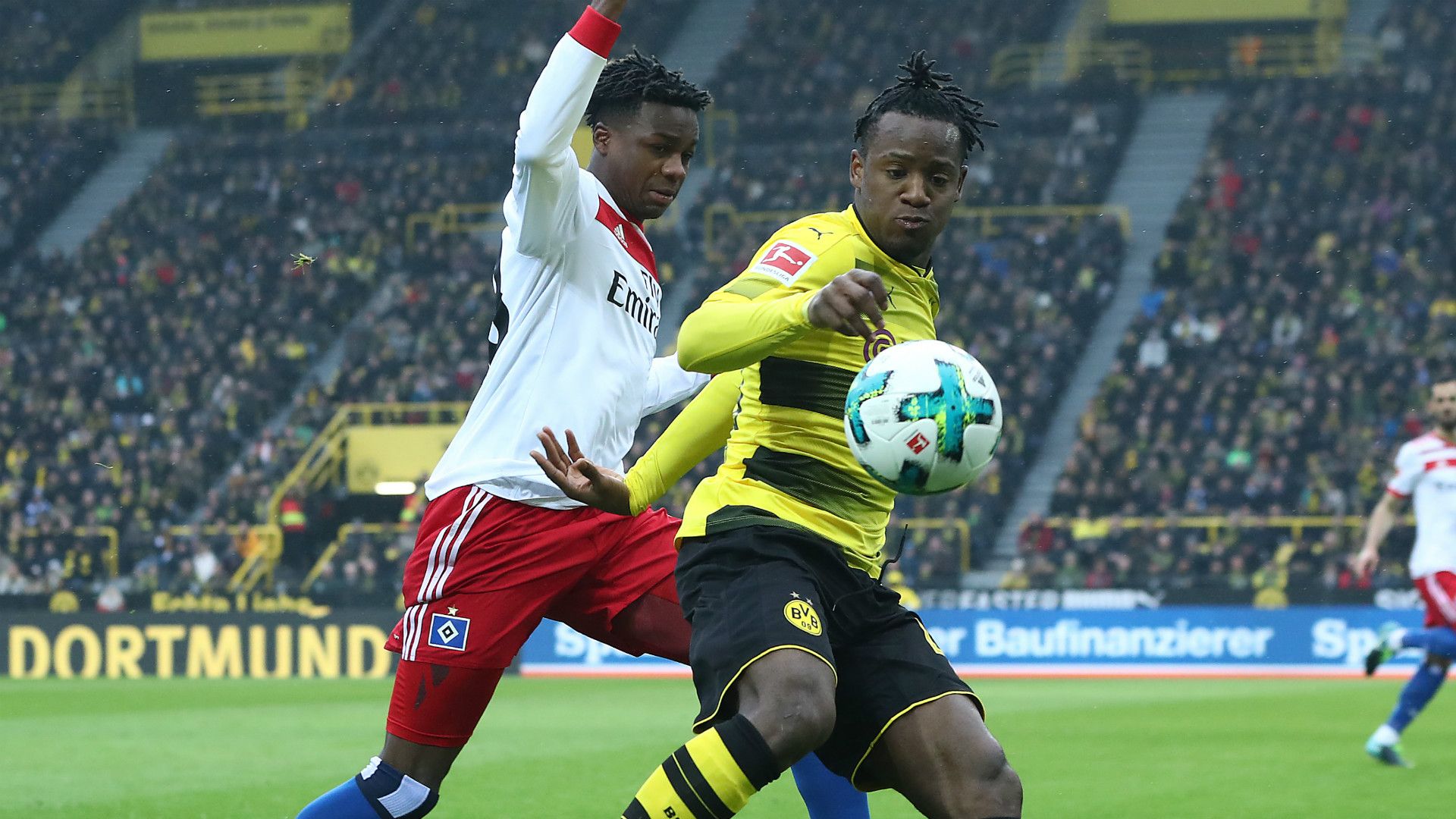 GIDEON JUNG HAMBURG MICHY BATSHUAYI BORUSSIA DORTMUND GERMAN BUNDESLIGA 10022018