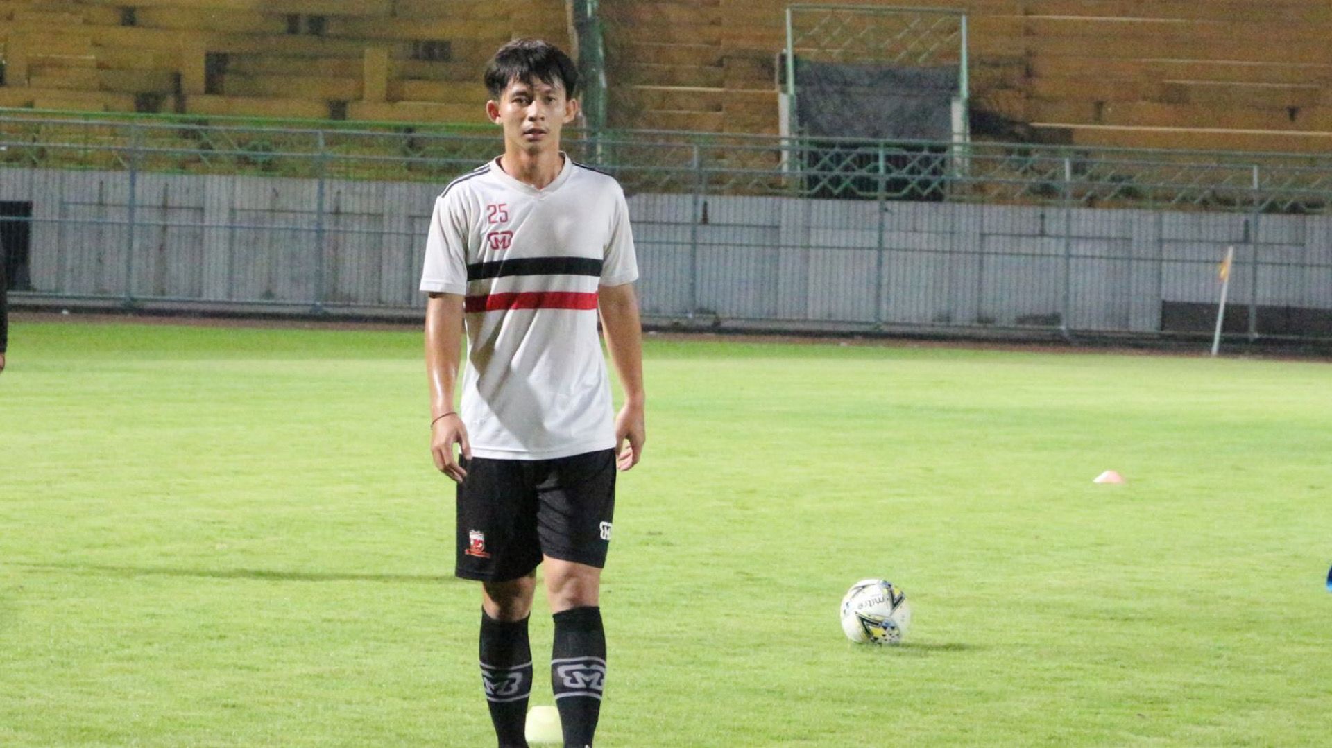 Risna Prahalabenta - Madura United