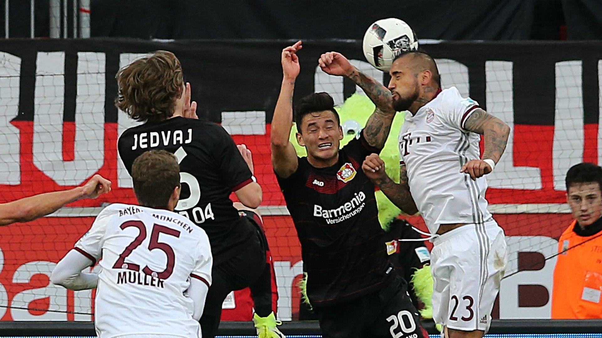 Arturo Vidal - Charles Aránguiz