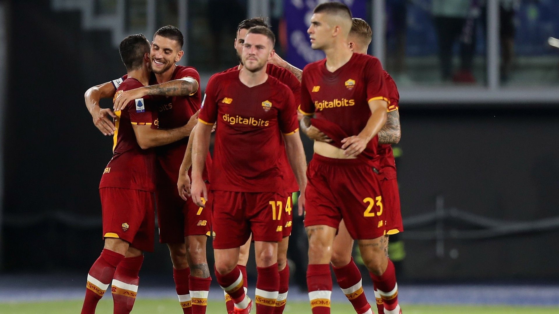 Roma celebrates goal against Fiorentina