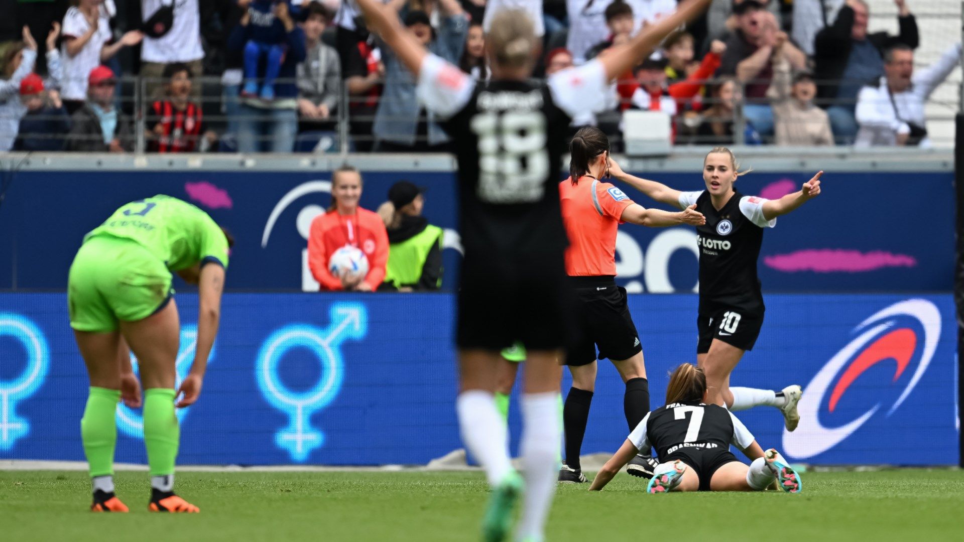 Laura Freigang Eintracht Frankfurt Women 2022-23