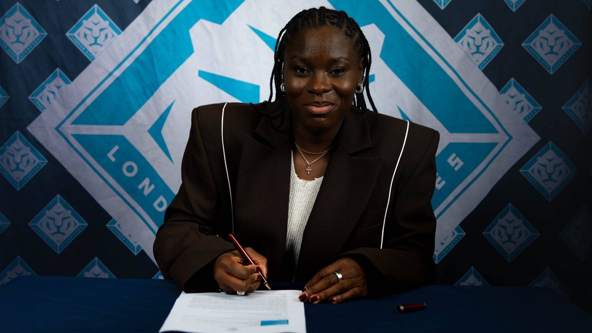 Nicole Anyomi London City Lionesses signing 2026