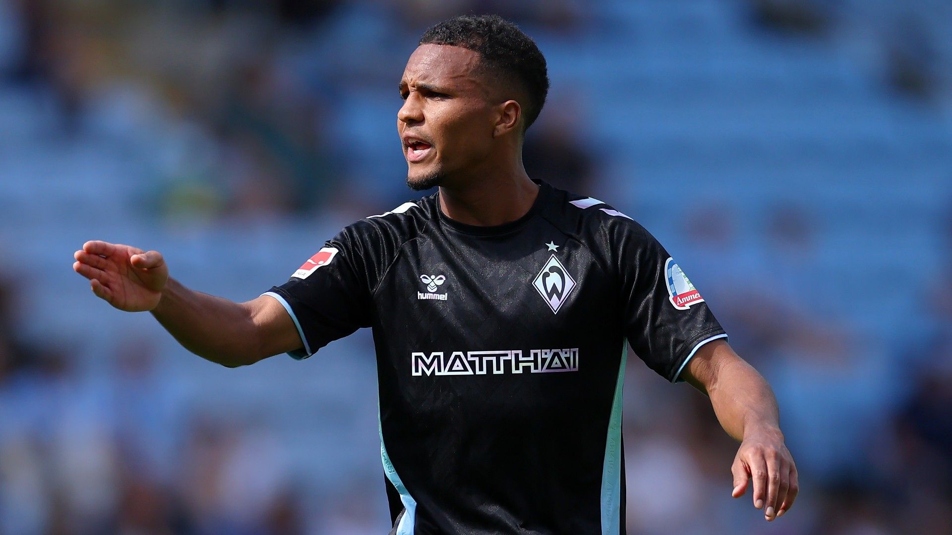 Felix Agu of Werder Bremen gestures