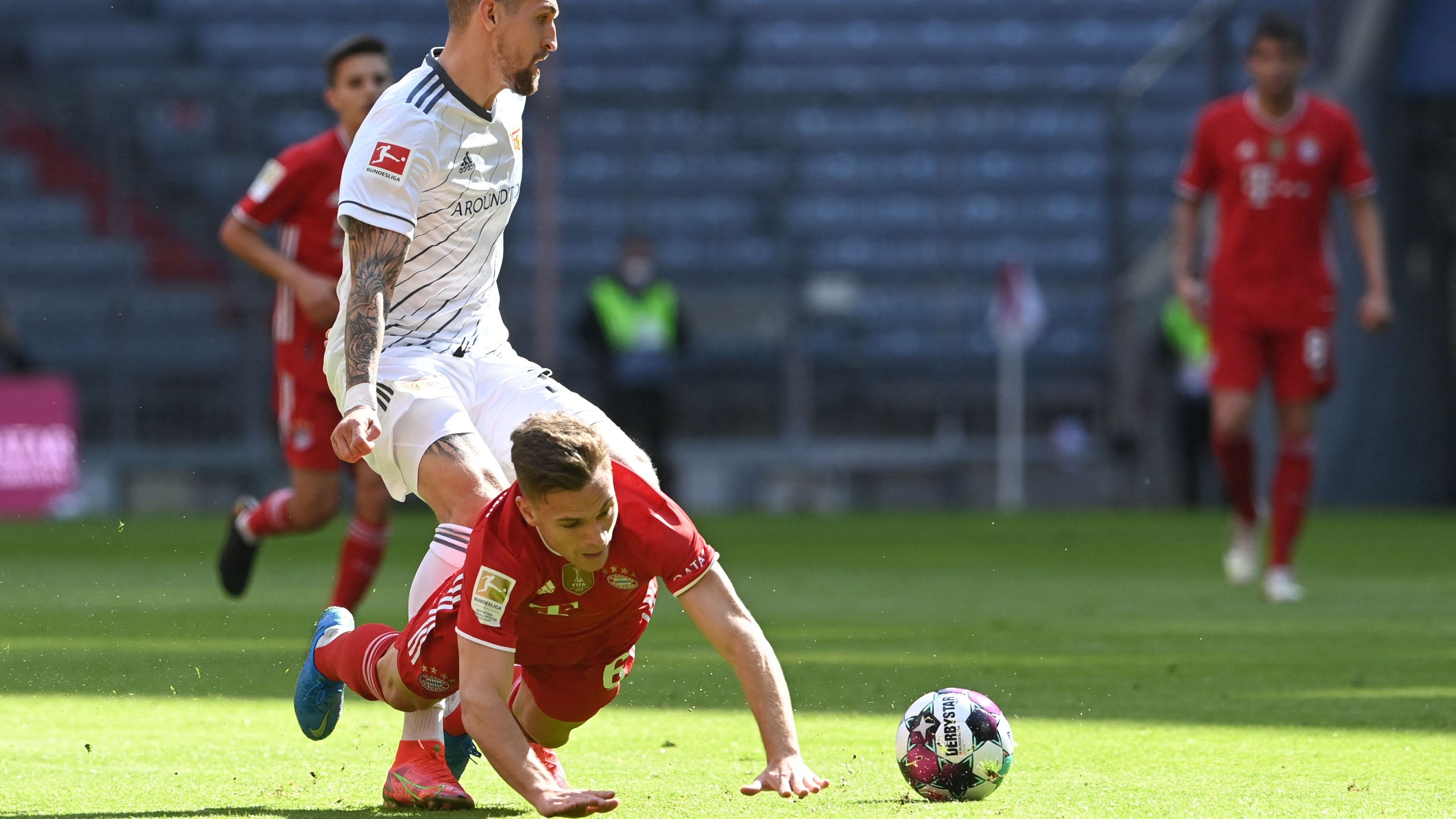 JOSHUA KIMMICH BAYERN MÜNCHEN BUNDESLIGA 10042021