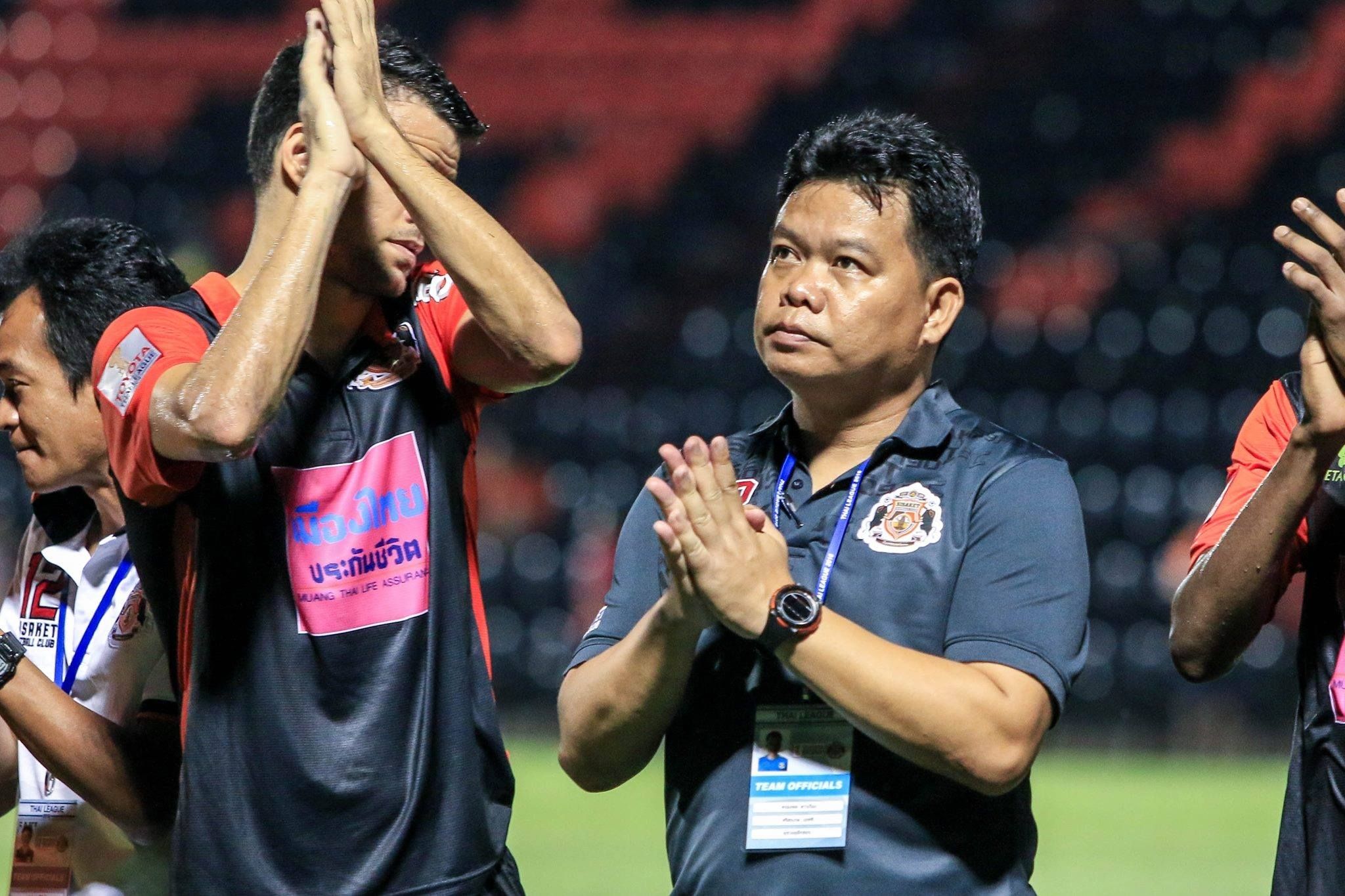 ครองพล ดาวเรือง