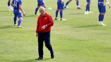 Tuyển Việt Nam tập luyện chiều 21/12